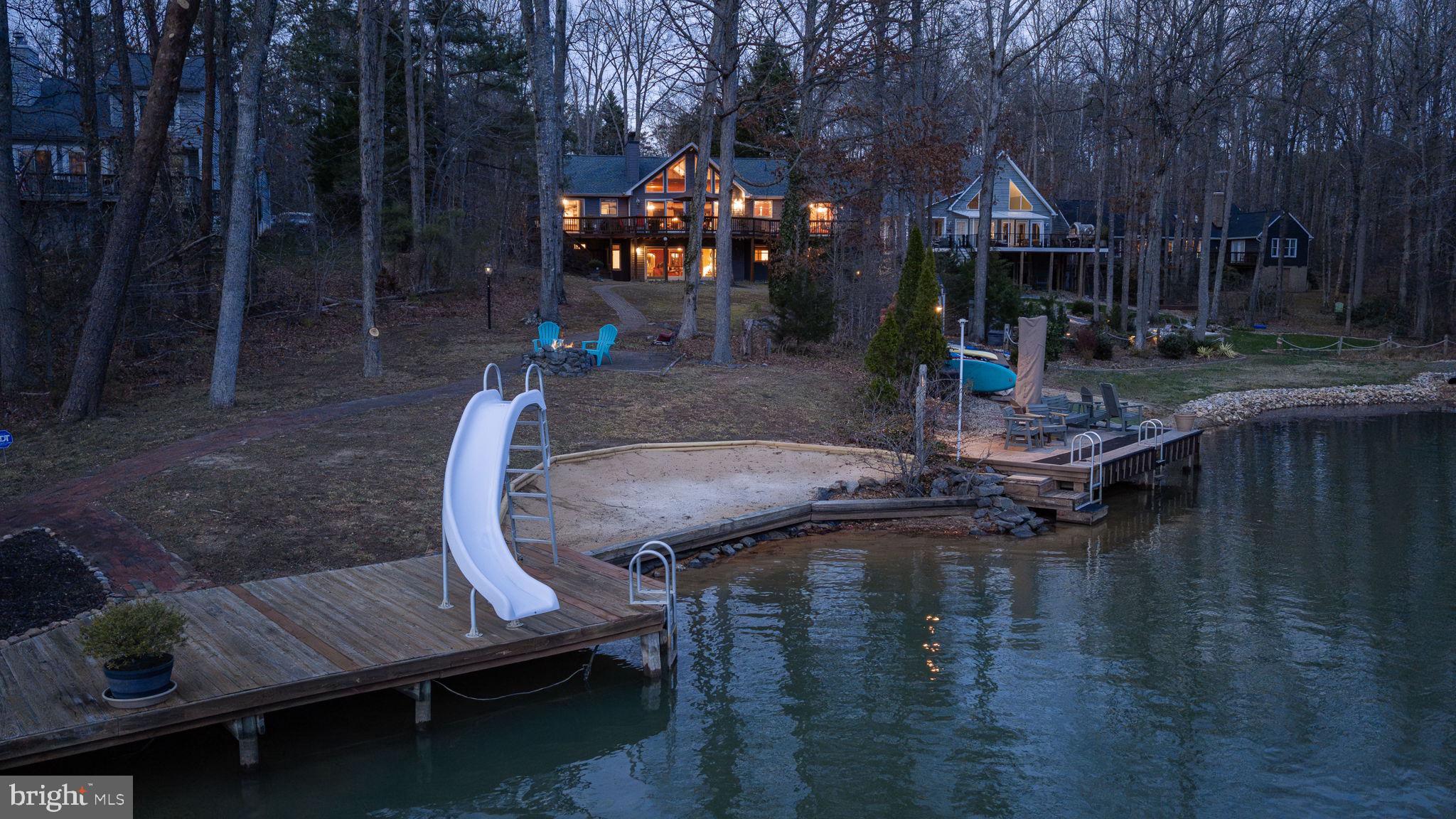 WATERSIDE - Residential