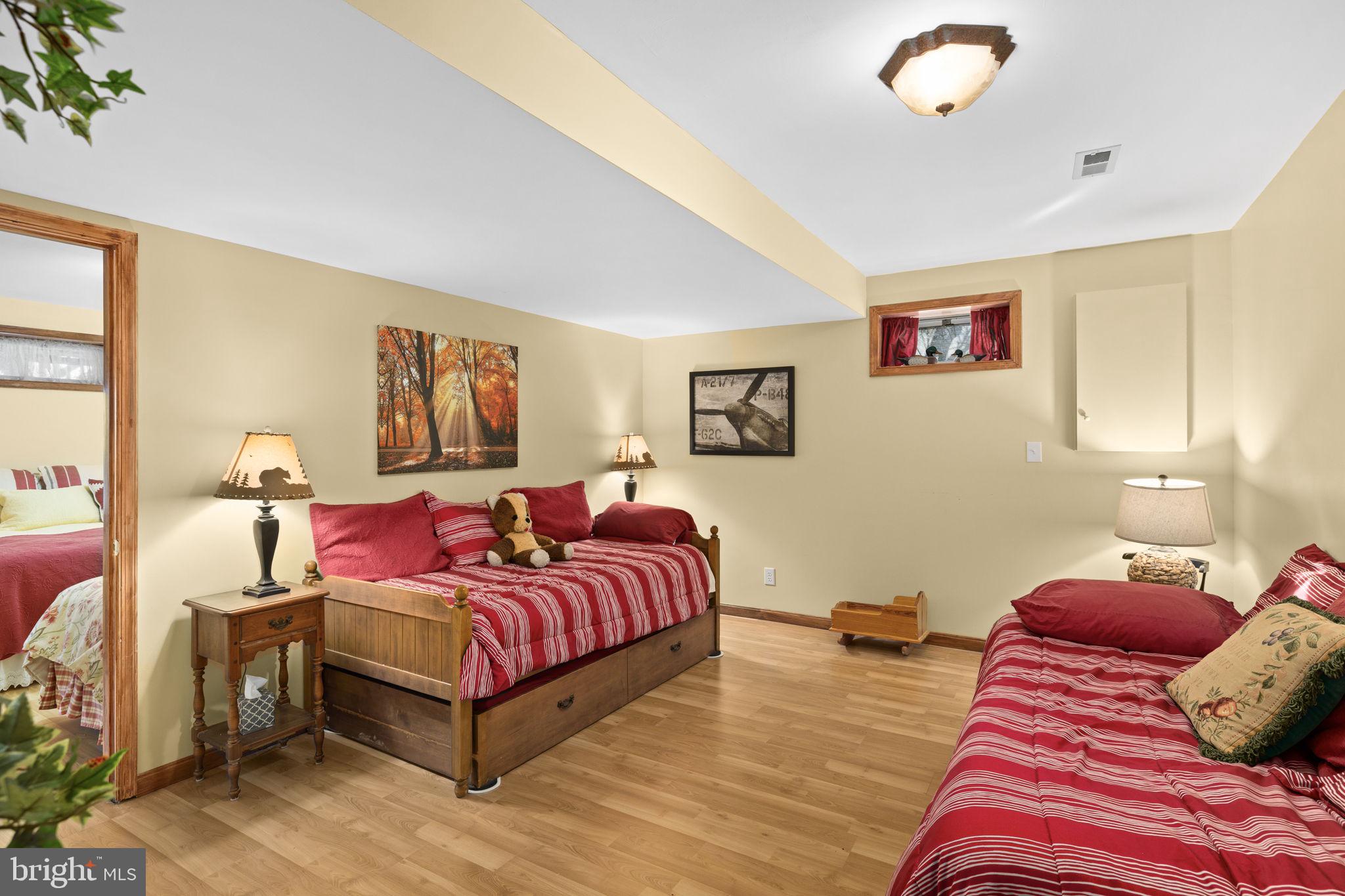 WATERSIDE - Residential