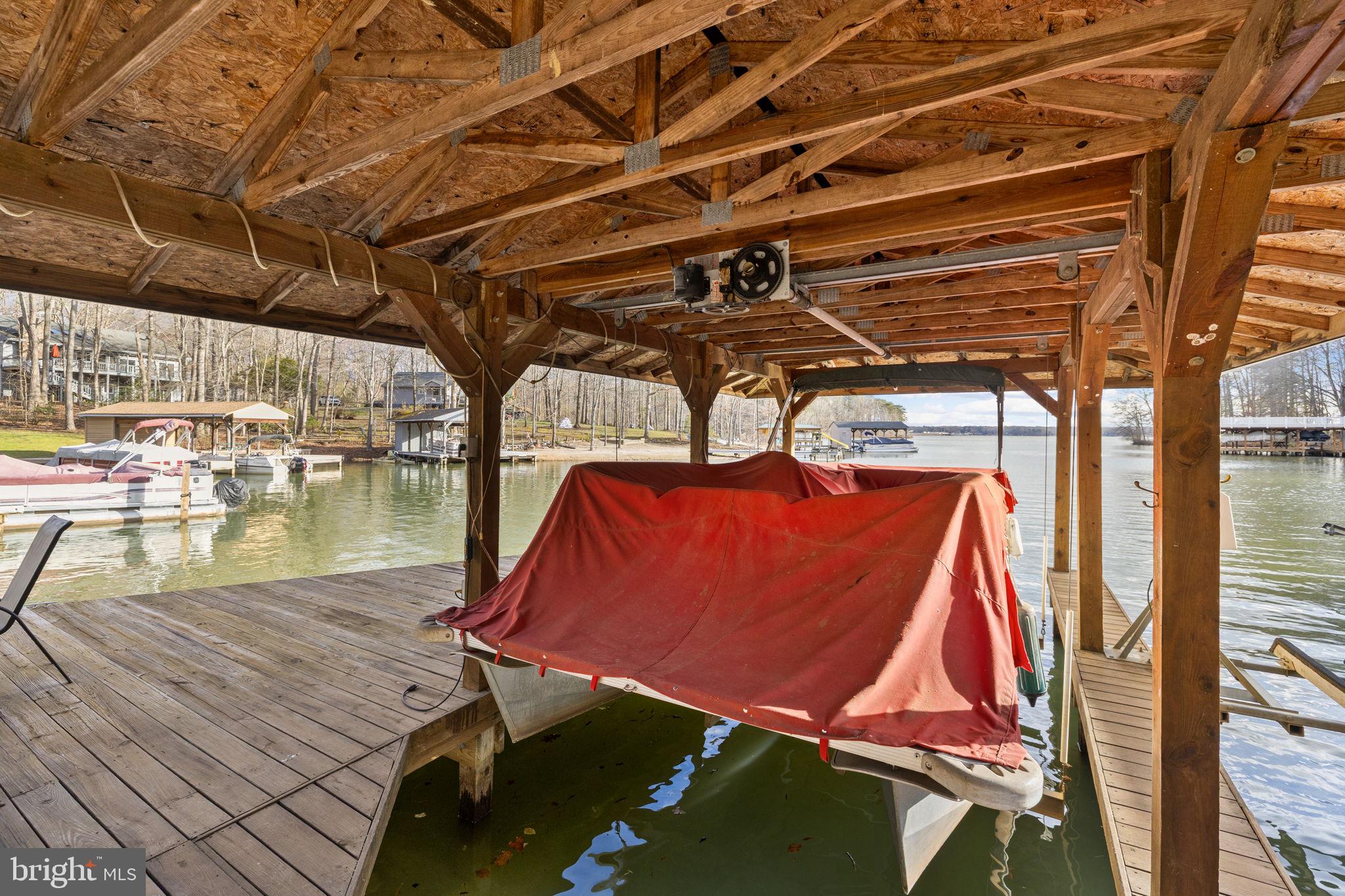 WATERSIDE - Residential