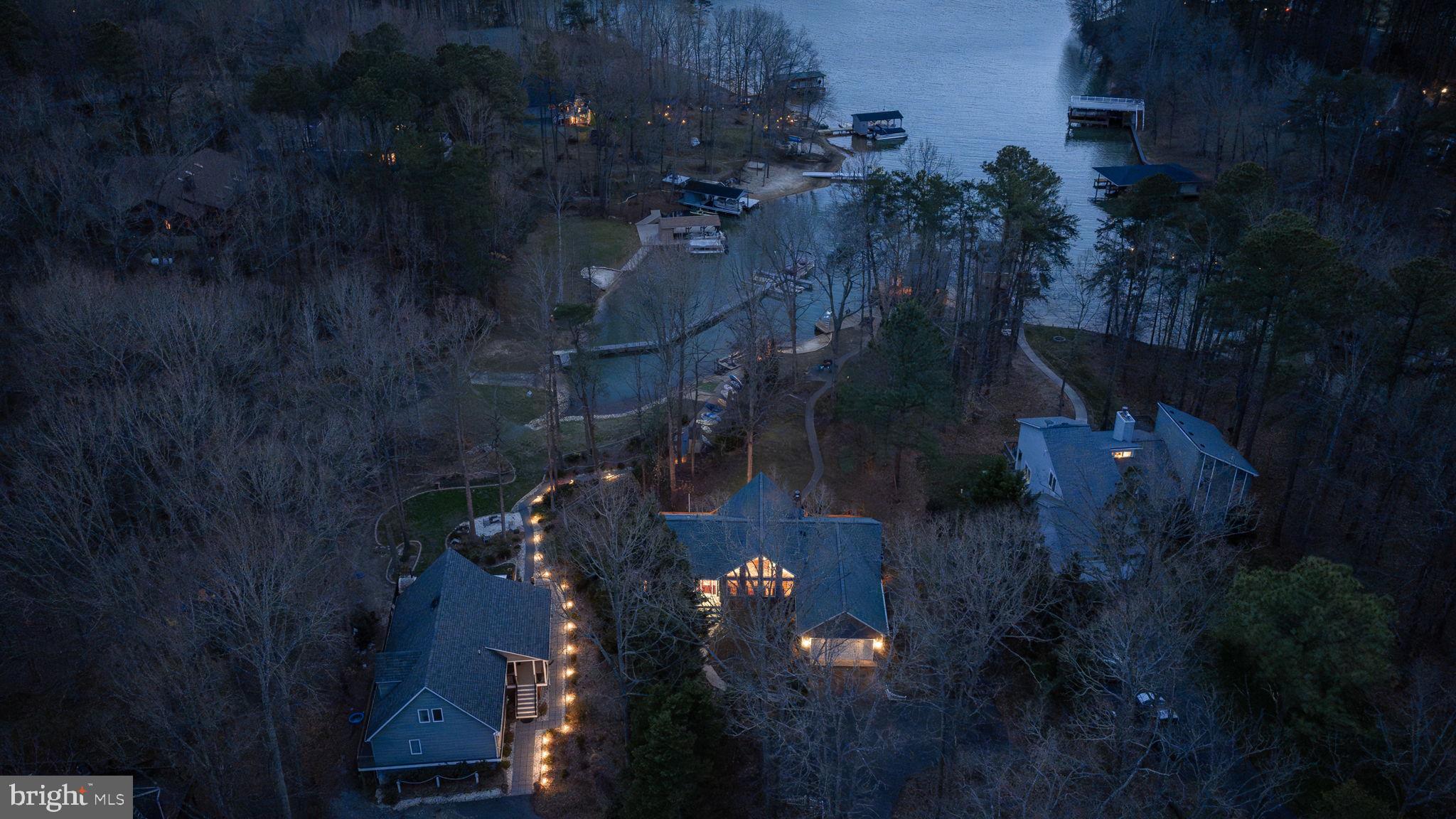 WATERSIDE - Residential