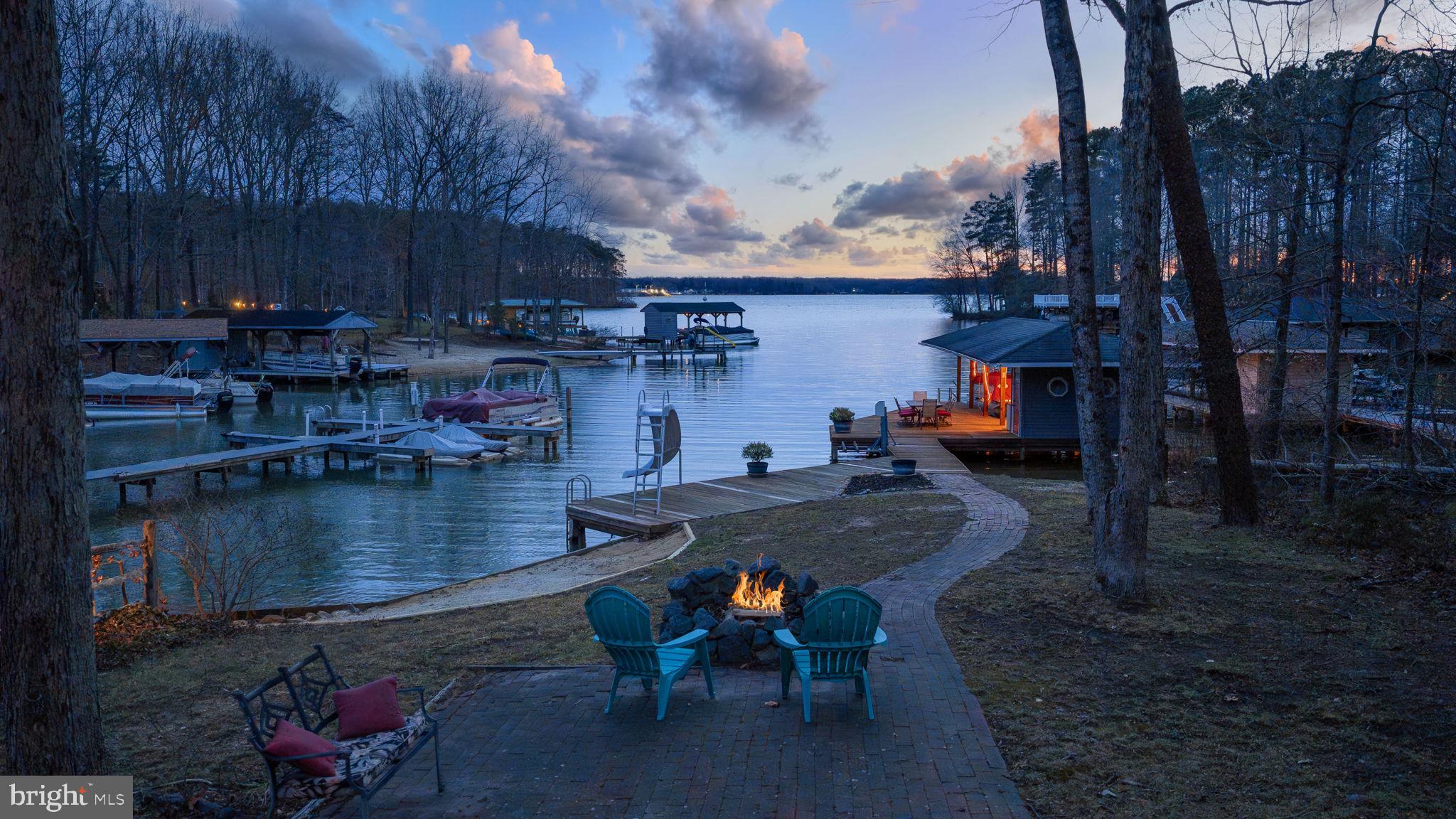 WATERSIDE - Residential