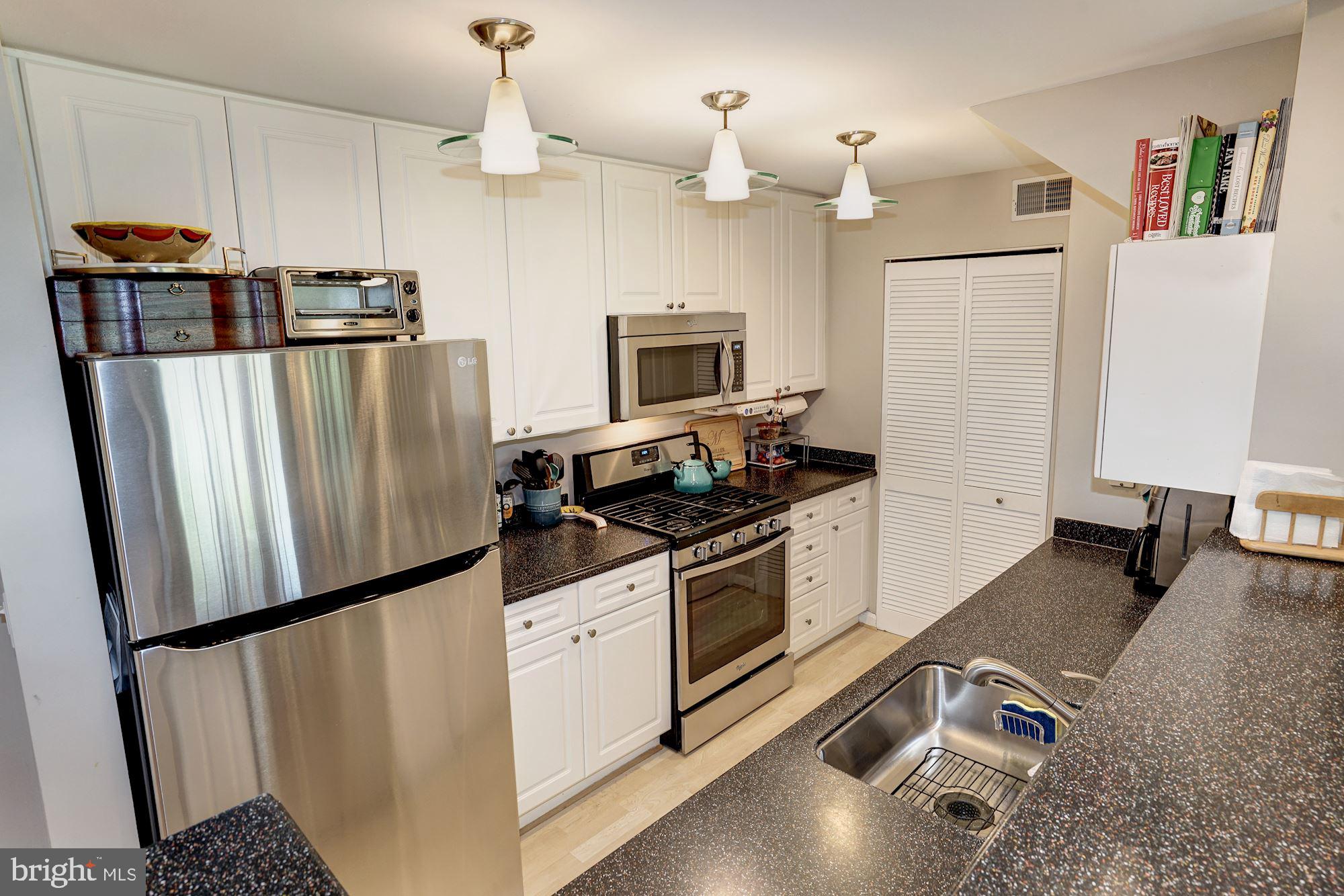 CAMERON STATION - Residential