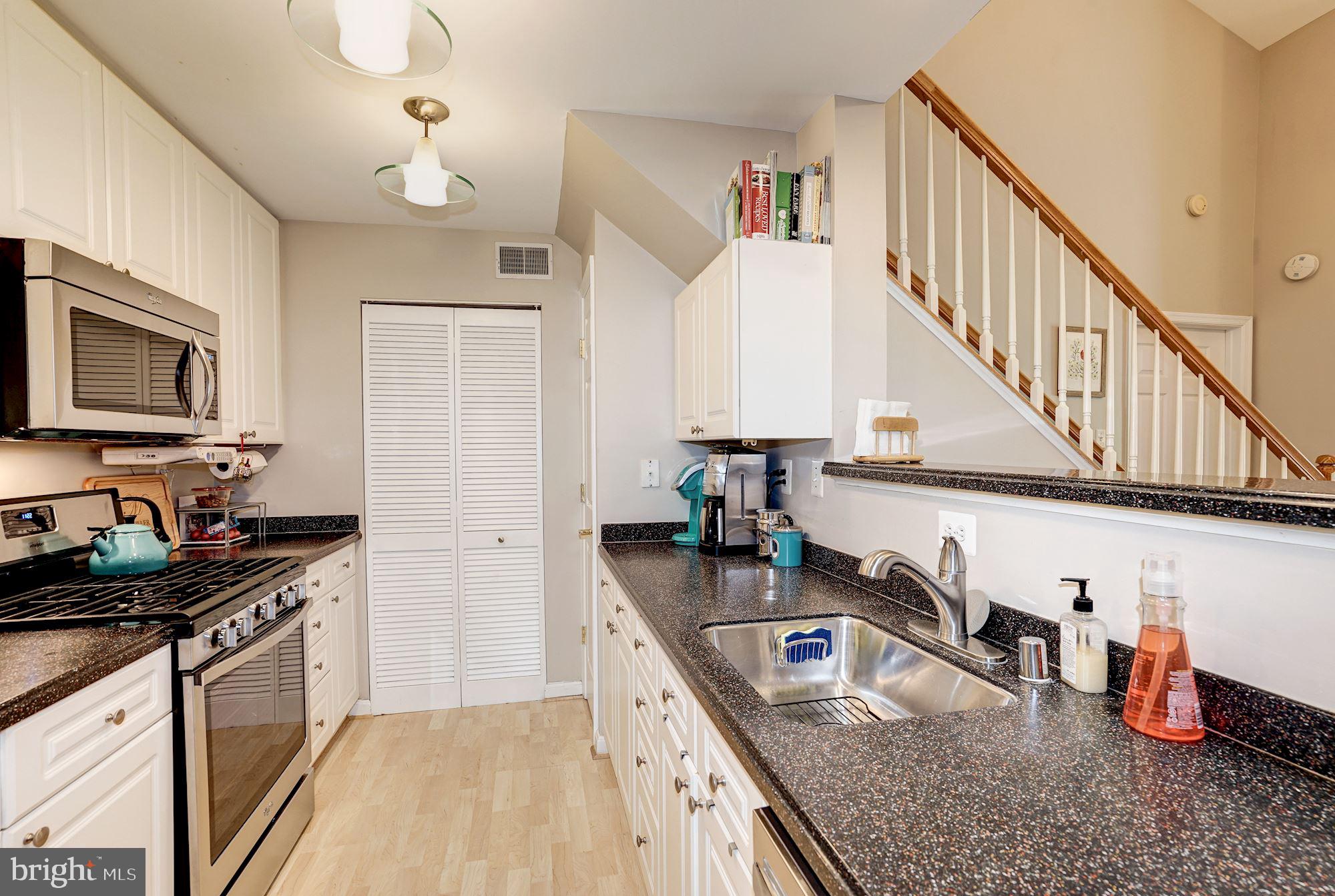 CAMERON STATION - Residential