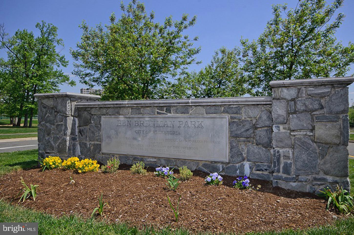 CAMERON STATION - Residential