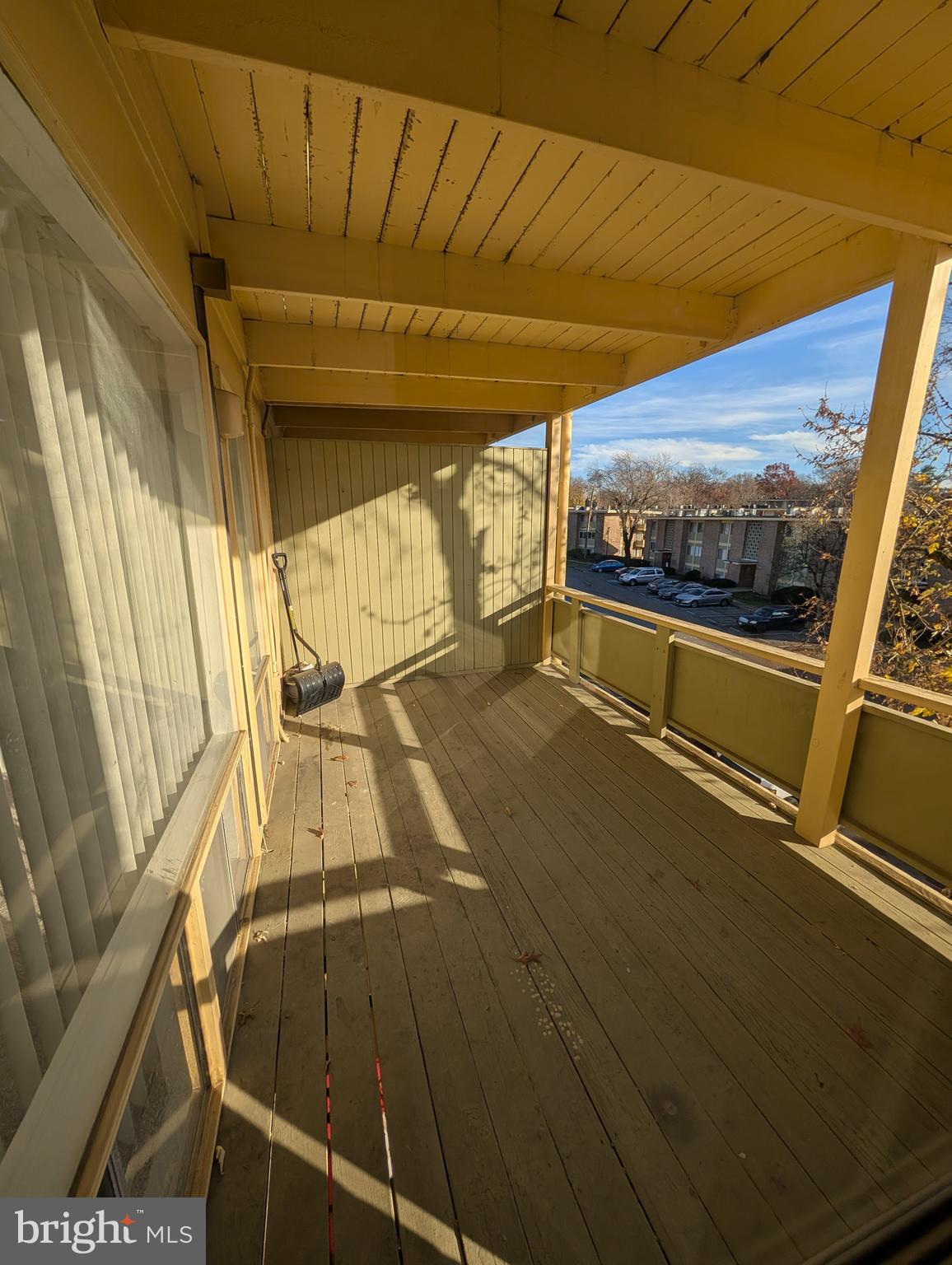 HOLLY HILL CONDOMINIUMS - Residential Lease