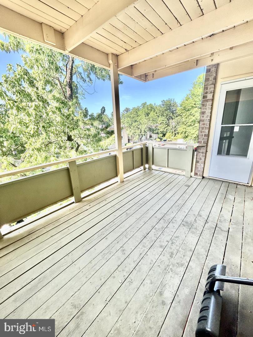 HOLLY HILL CONDOMINIUMS - Residential Lease