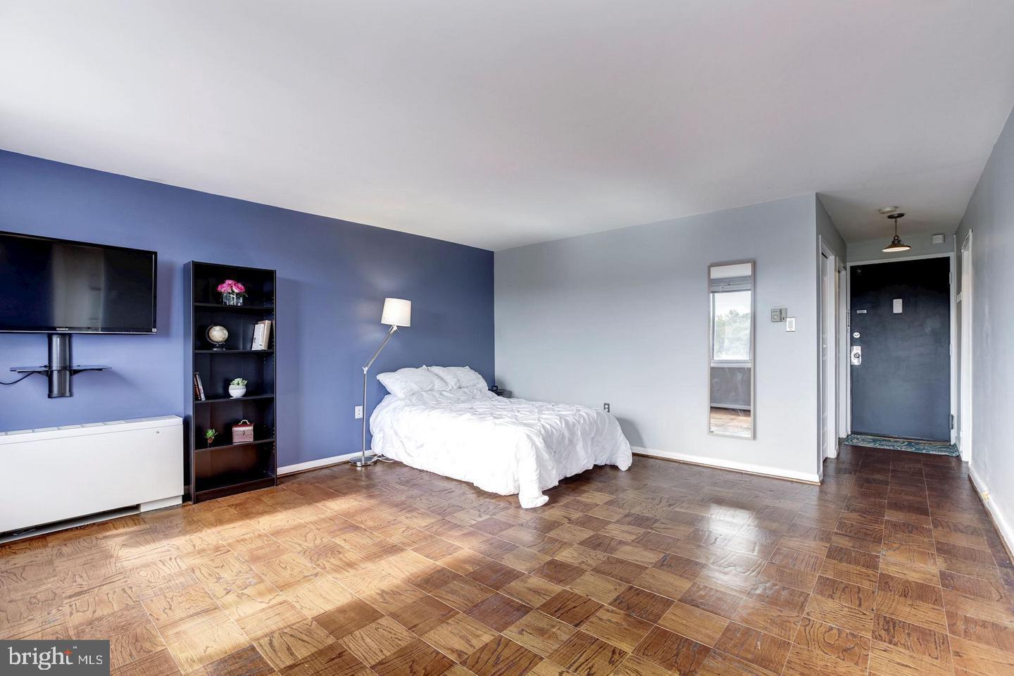 10201 GROSVENOR PLACE 1424