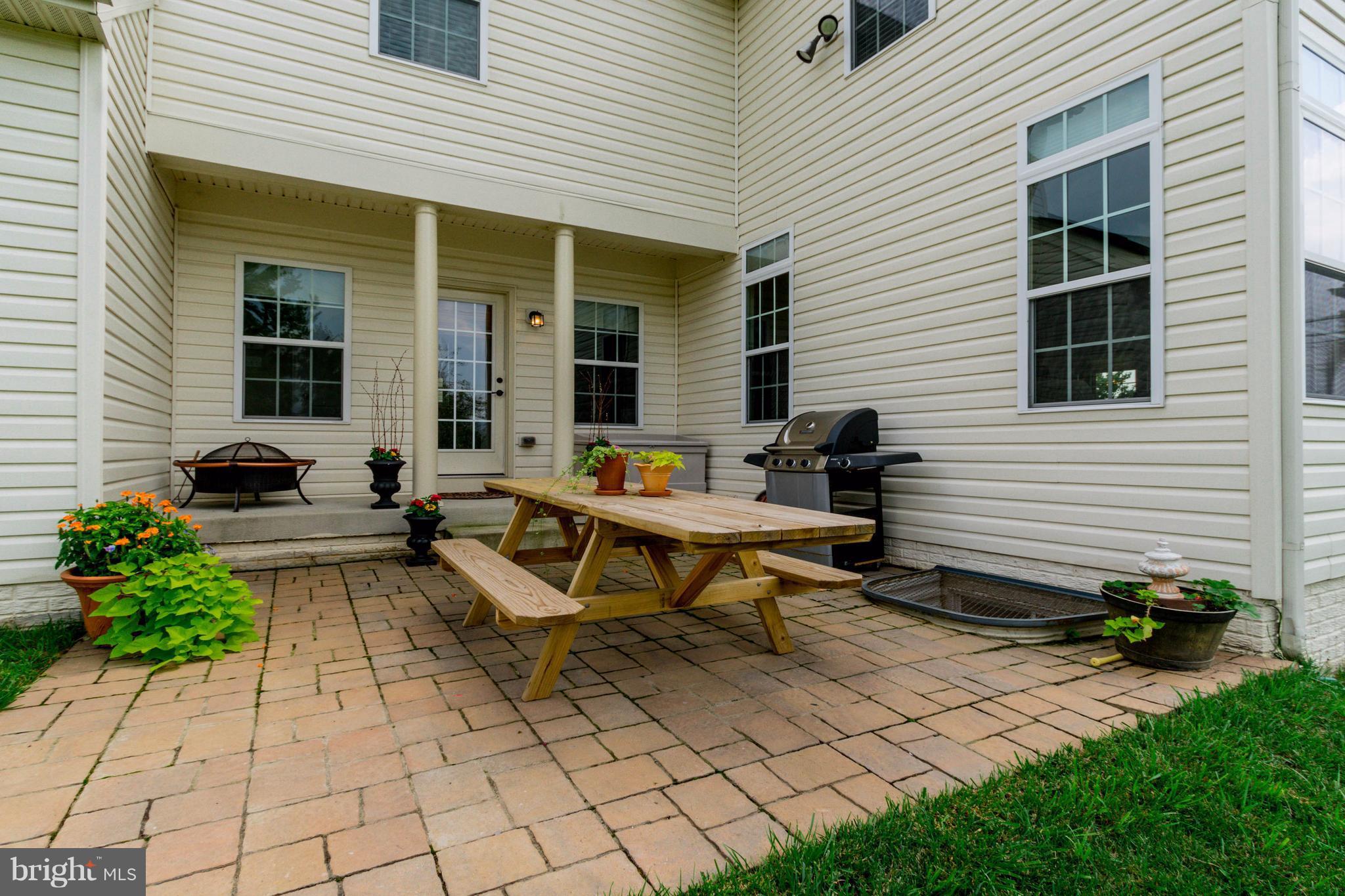 LOVETTSVILLE TOWN CENTER - Residential