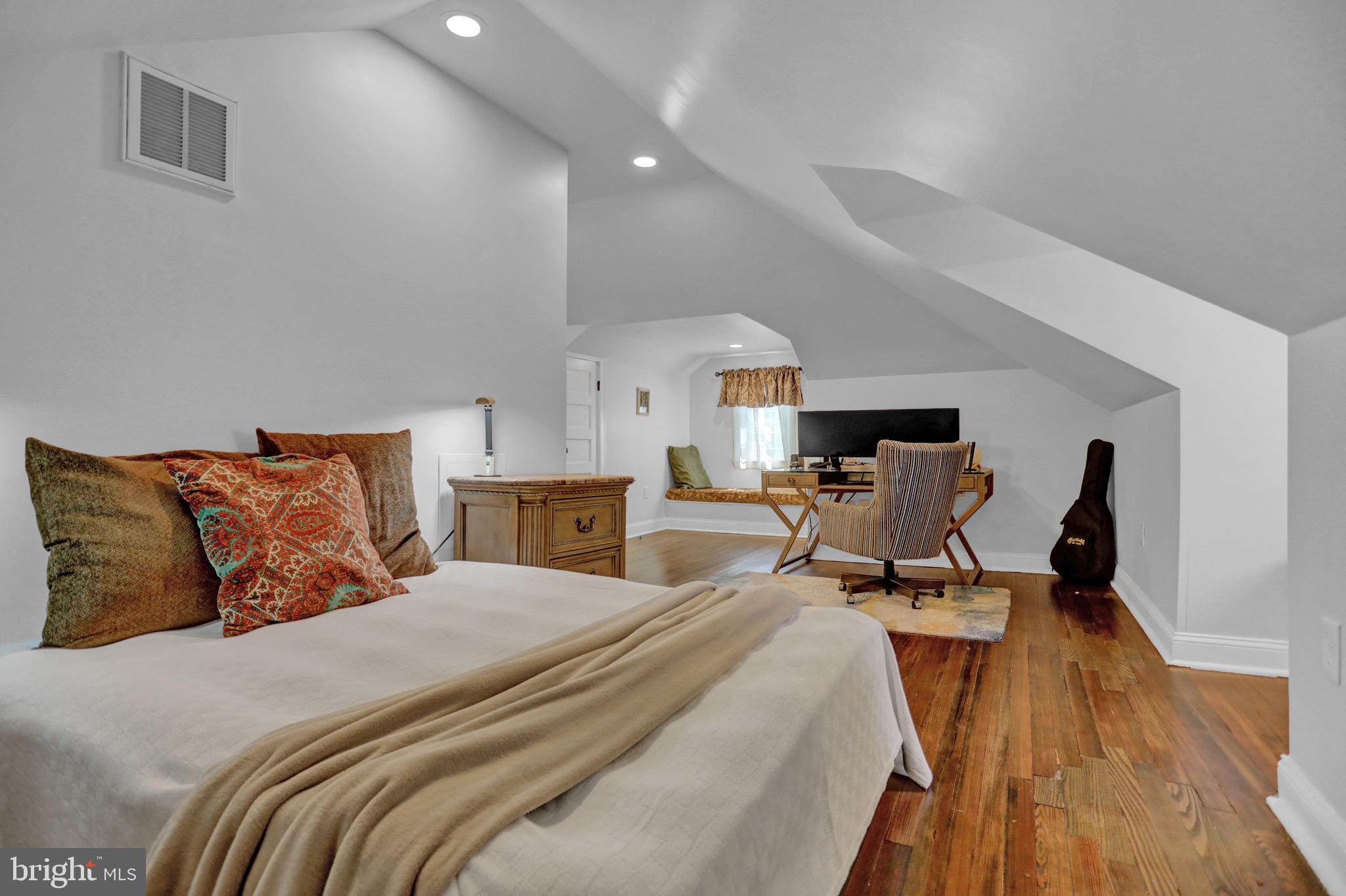 LAKE EVESHAM HISTORIC DISTRICT - Residential