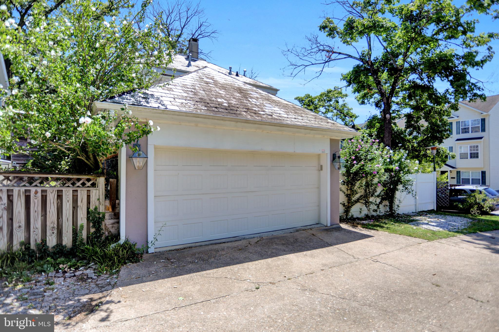 LAKE EVESHAM HISTORIC DISTRICT - Residential