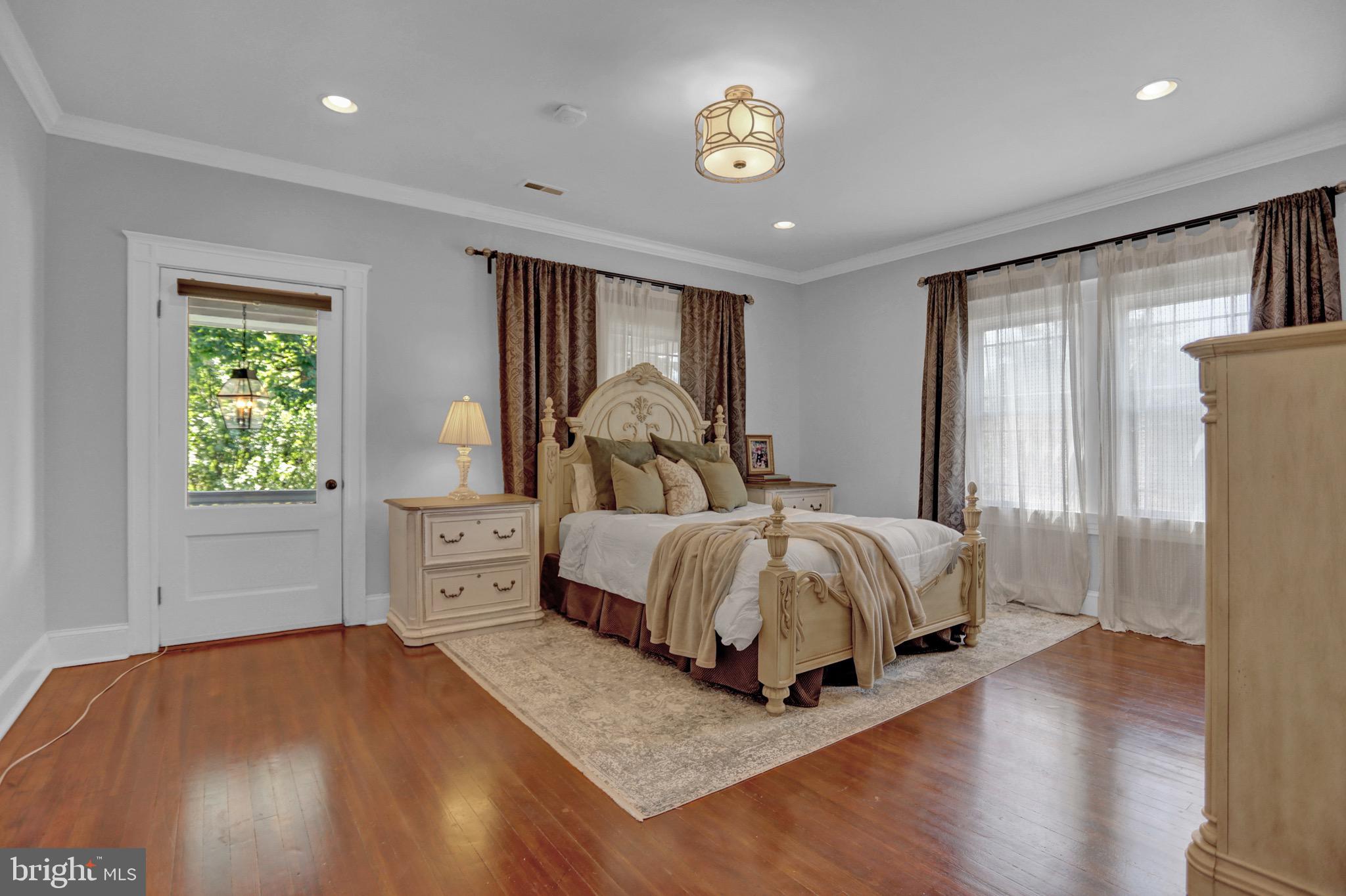 LAKE EVESHAM HISTORIC DISTRICT - Residential