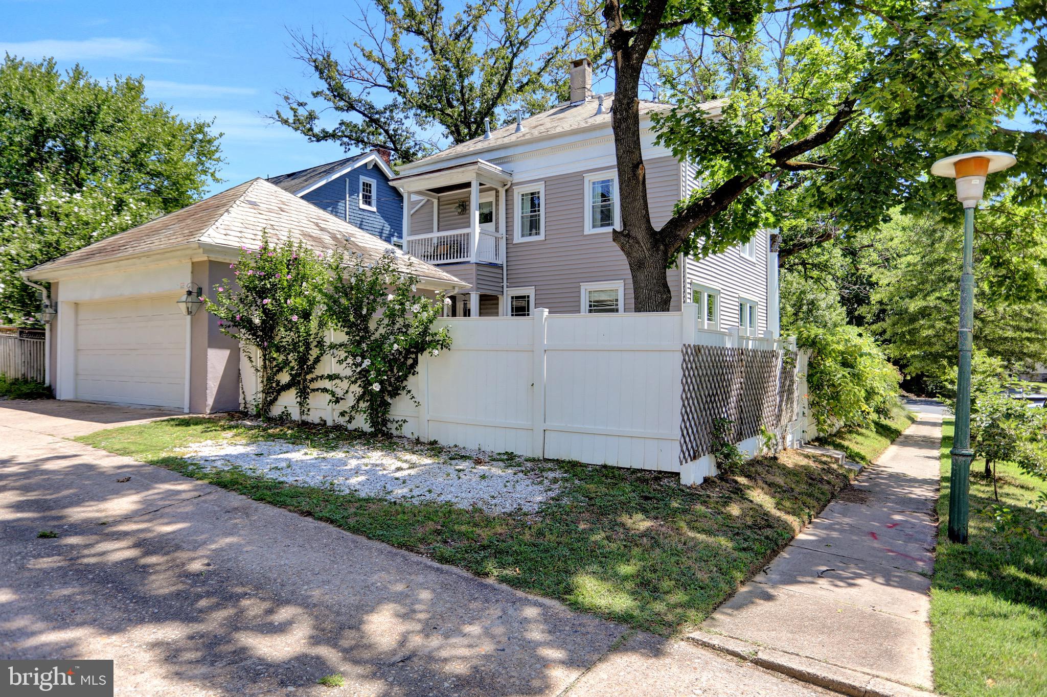 LAKE EVESHAM HISTORIC DISTRICT - Residential