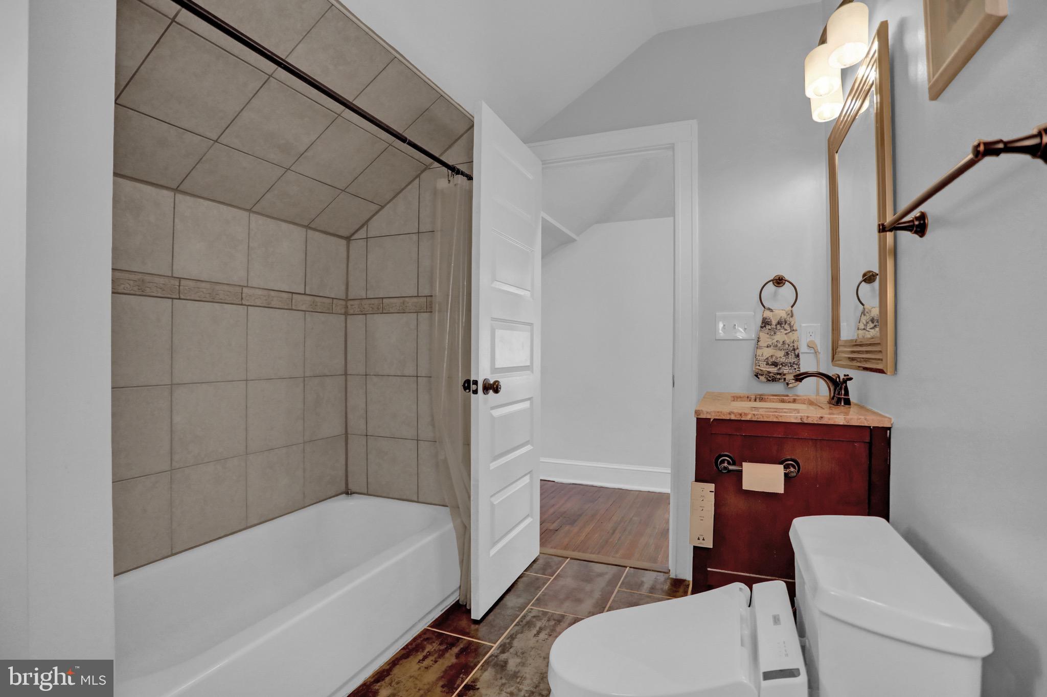 LAKE EVESHAM HISTORIC DISTRICT - Residential