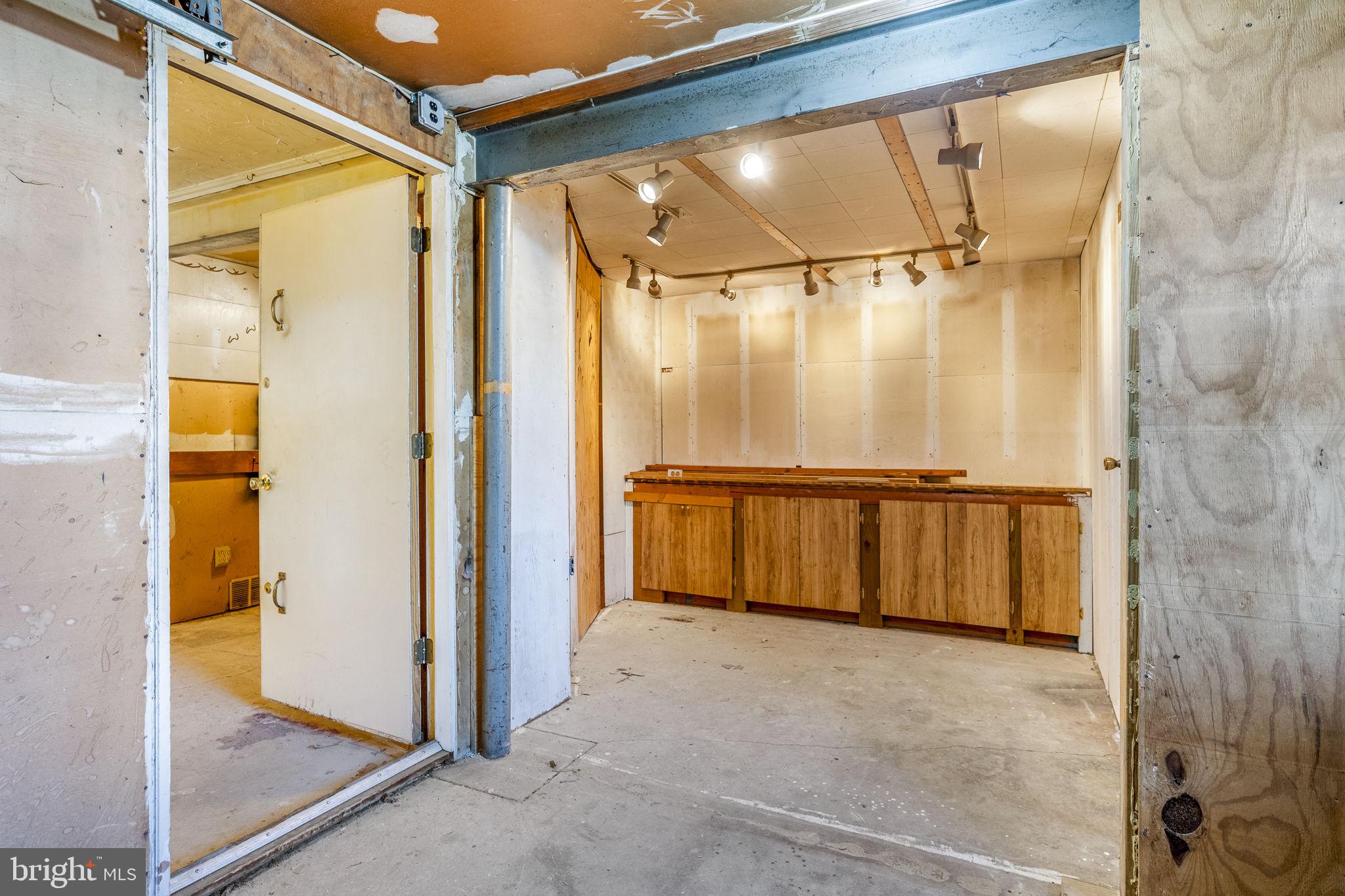 HIDDEN VALLEY - Residential