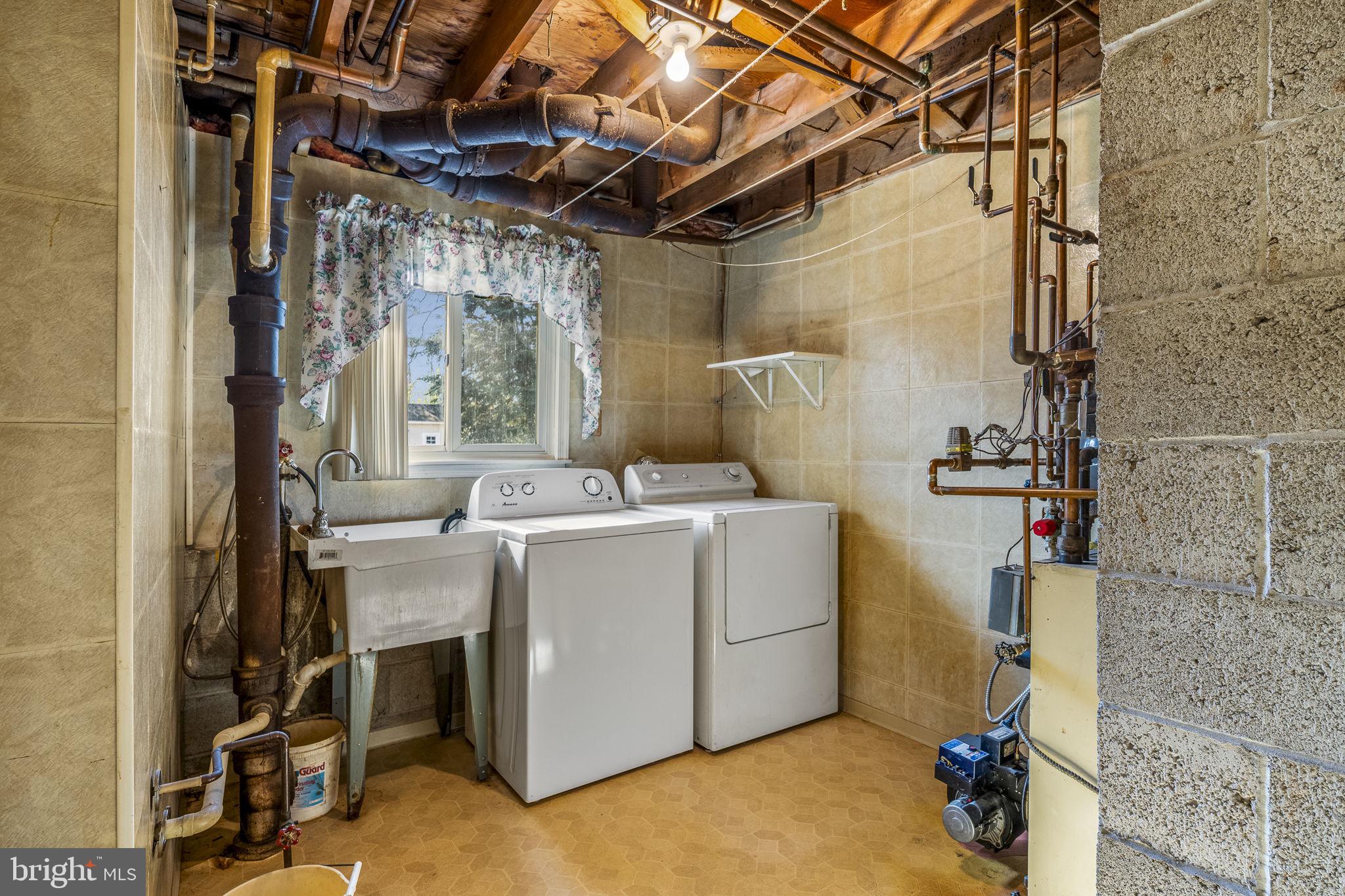 HIDDEN VALLEY - Residential