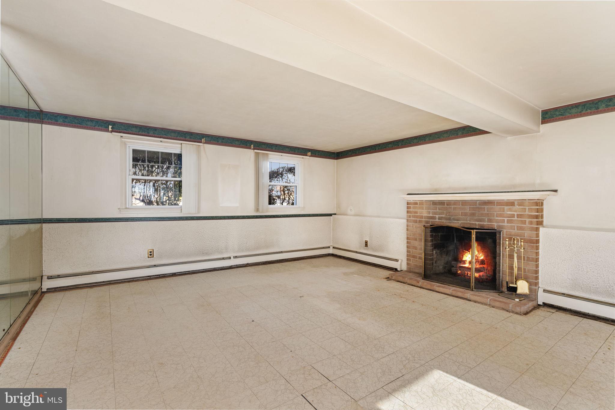 HIDDEN VALLEY - Residential