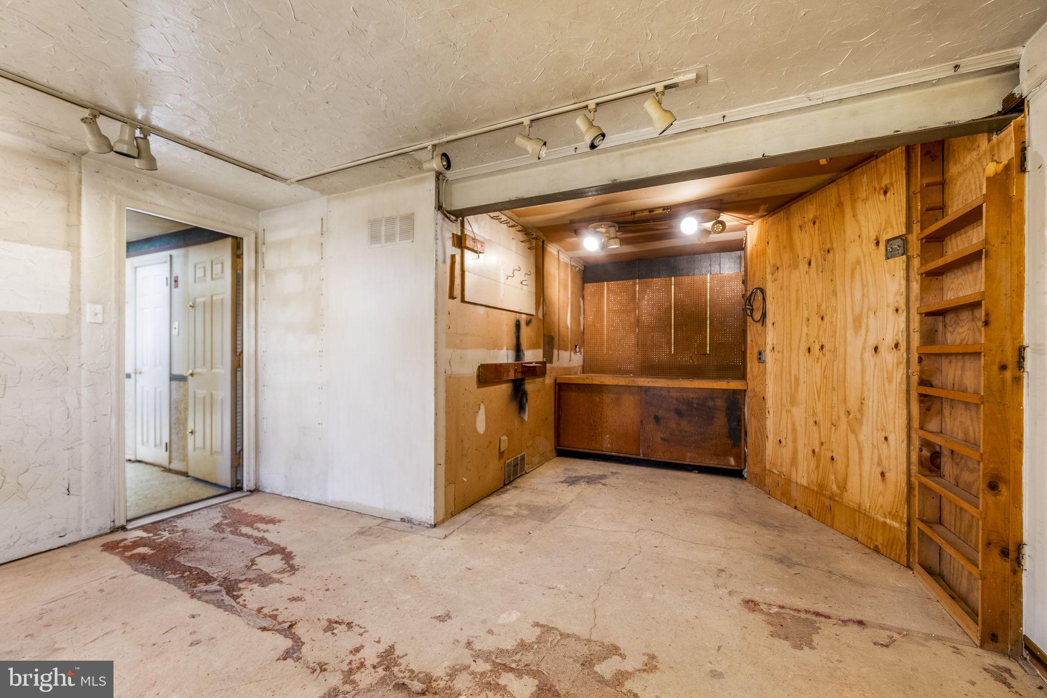 HIDDEN VALLEY - Residential