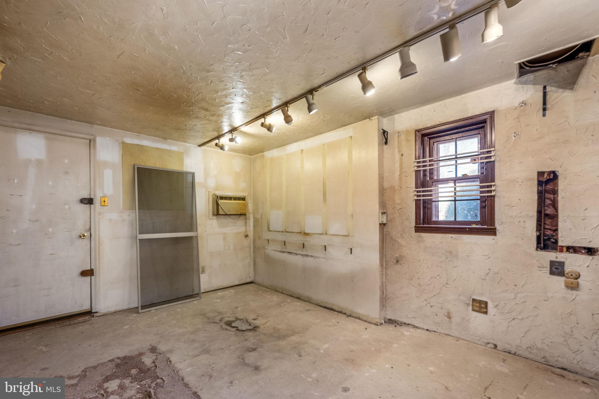 HIDDEN VALLEY - Residential