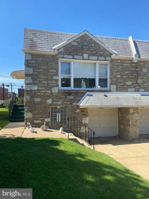 Townhouse For Sale - 1716 Napfle Avenue<br/> PHILADELPHIA, PA 19111