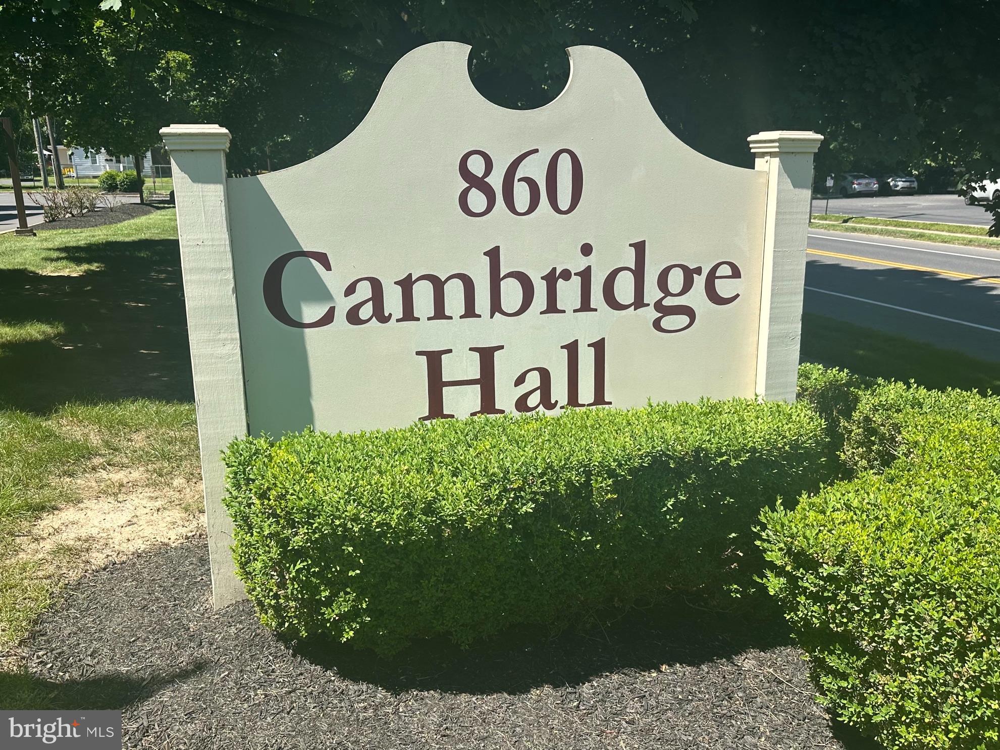 860 LOWER FERRY ROAD 2 O