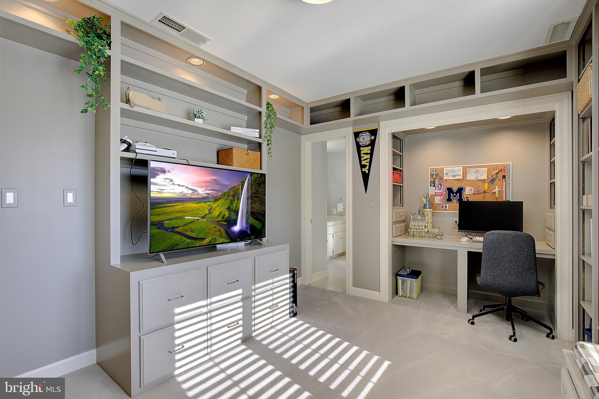 THE DOWNS - Residential