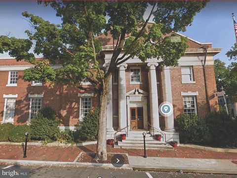 Photo of 200 Braddock Street N, WINCHESTER, VA 22601 (MLS # VAWI2009138)