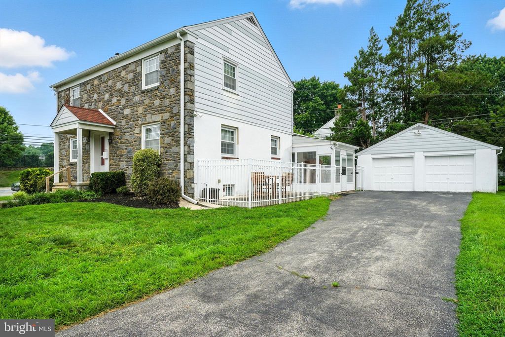 Photo of 364 S Rolling Road, SPRINGFIELD, PA 19064 (MLS # PADE2107418)