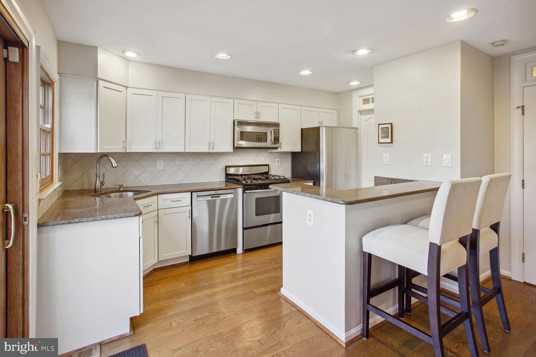 QUAKER HILL - Residential