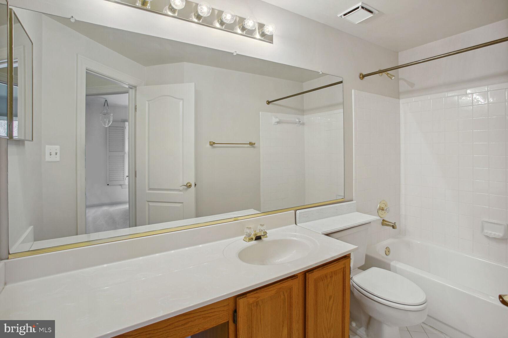 QUAKER HILL - Residential