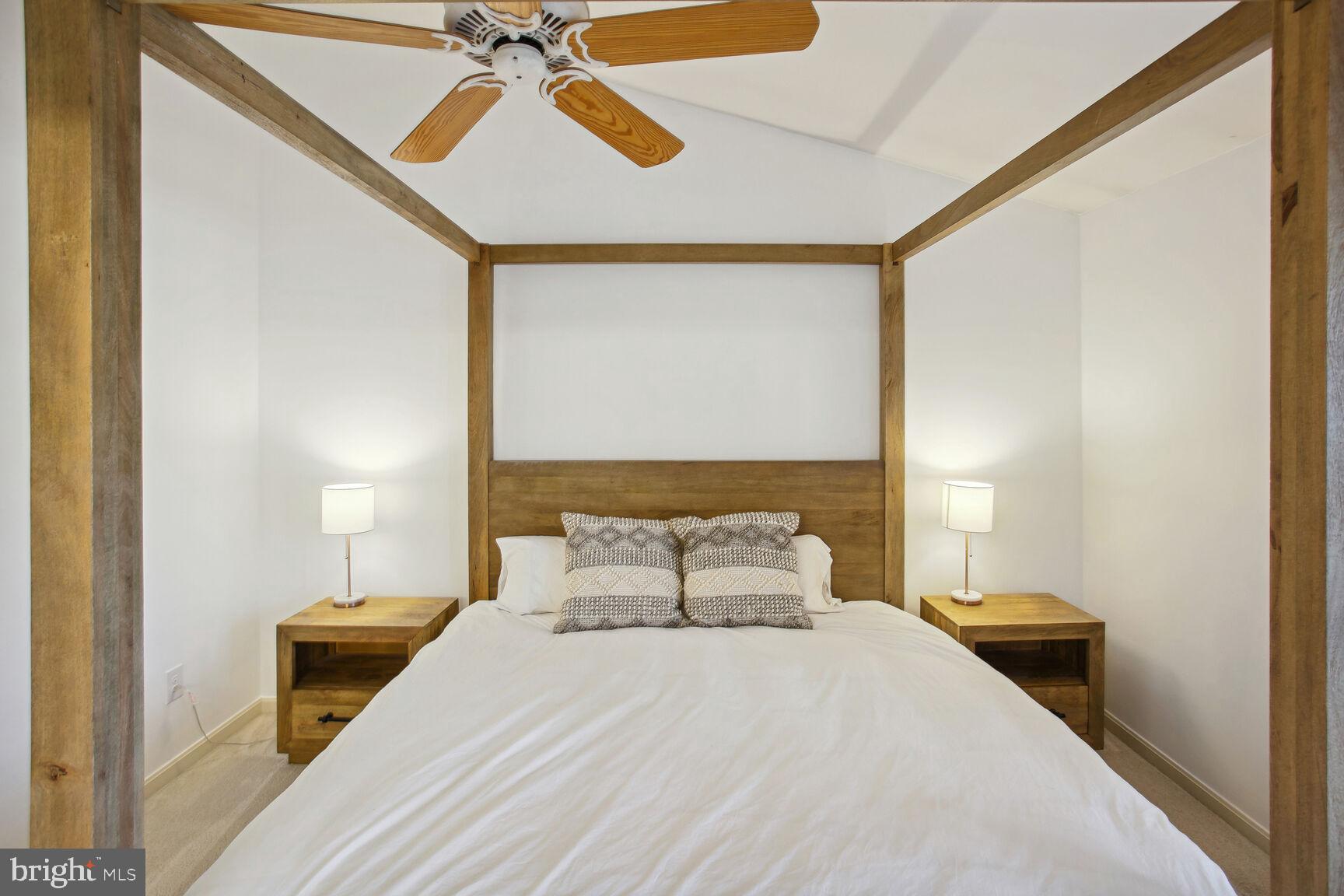 QUAKER HILL - Residential