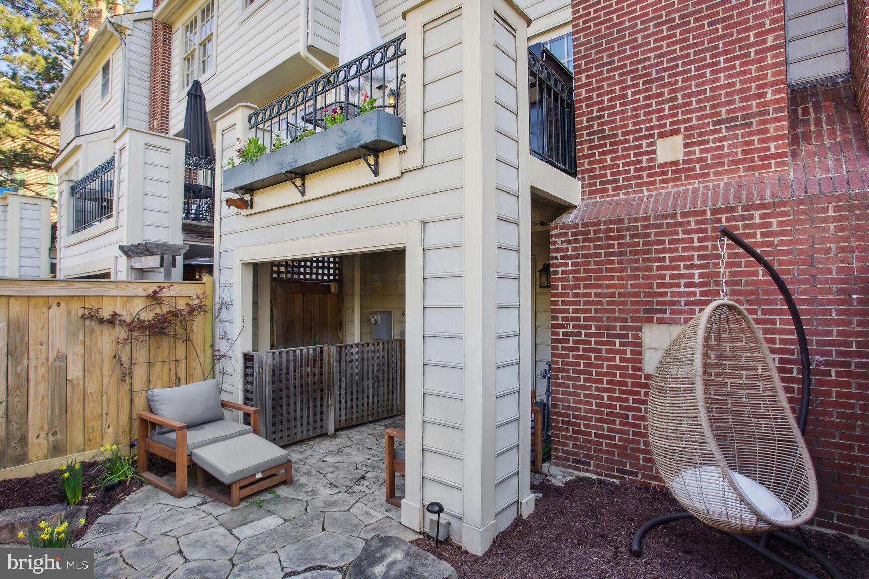 QUAKER HILL - Residential