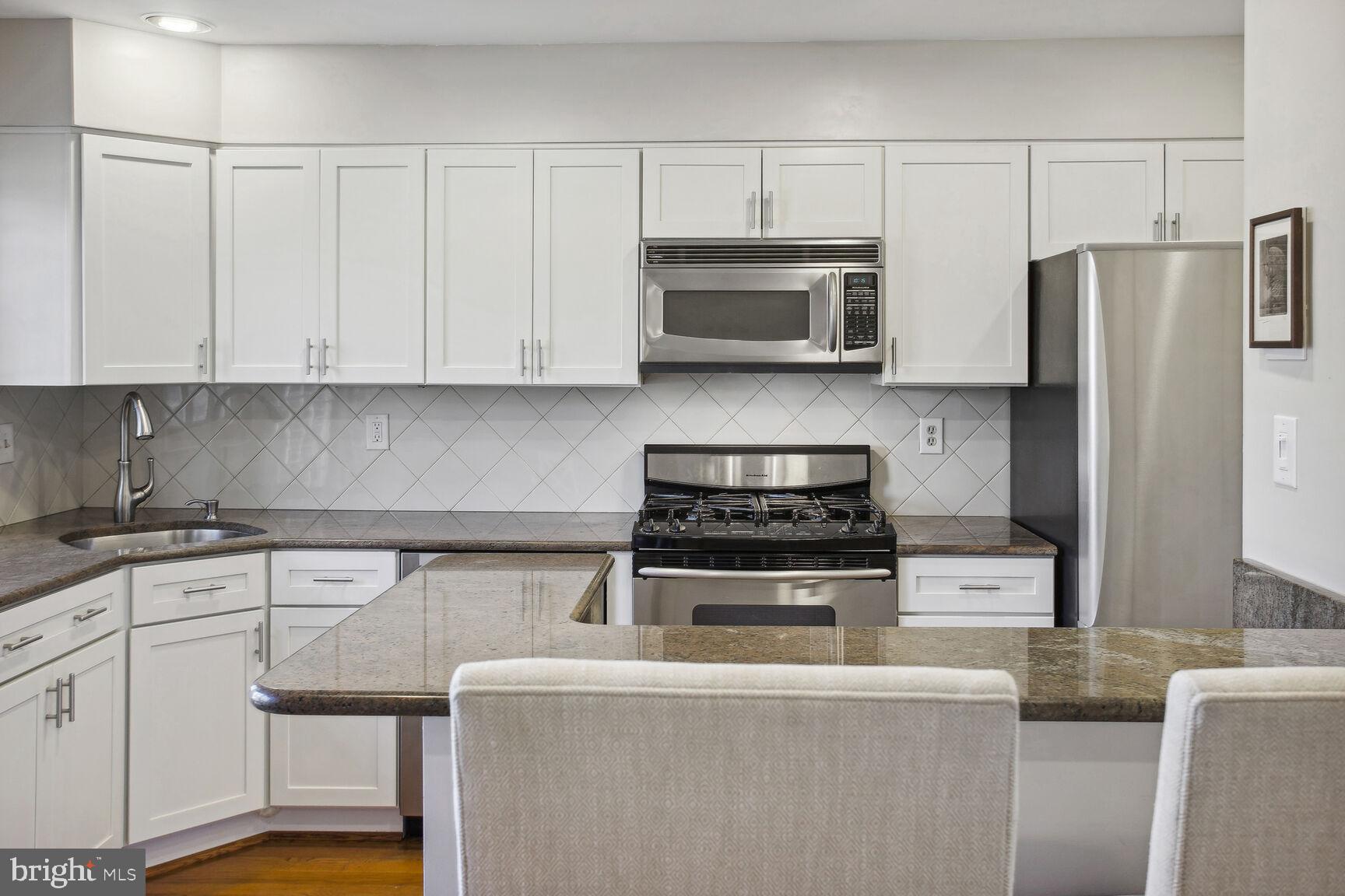 QUAKER HILL - Residential