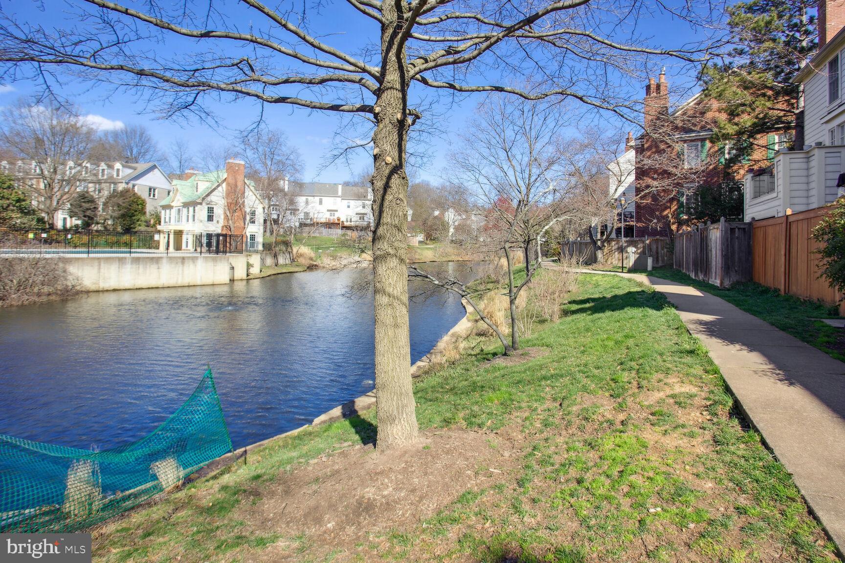 QUAKER HILL - Residential