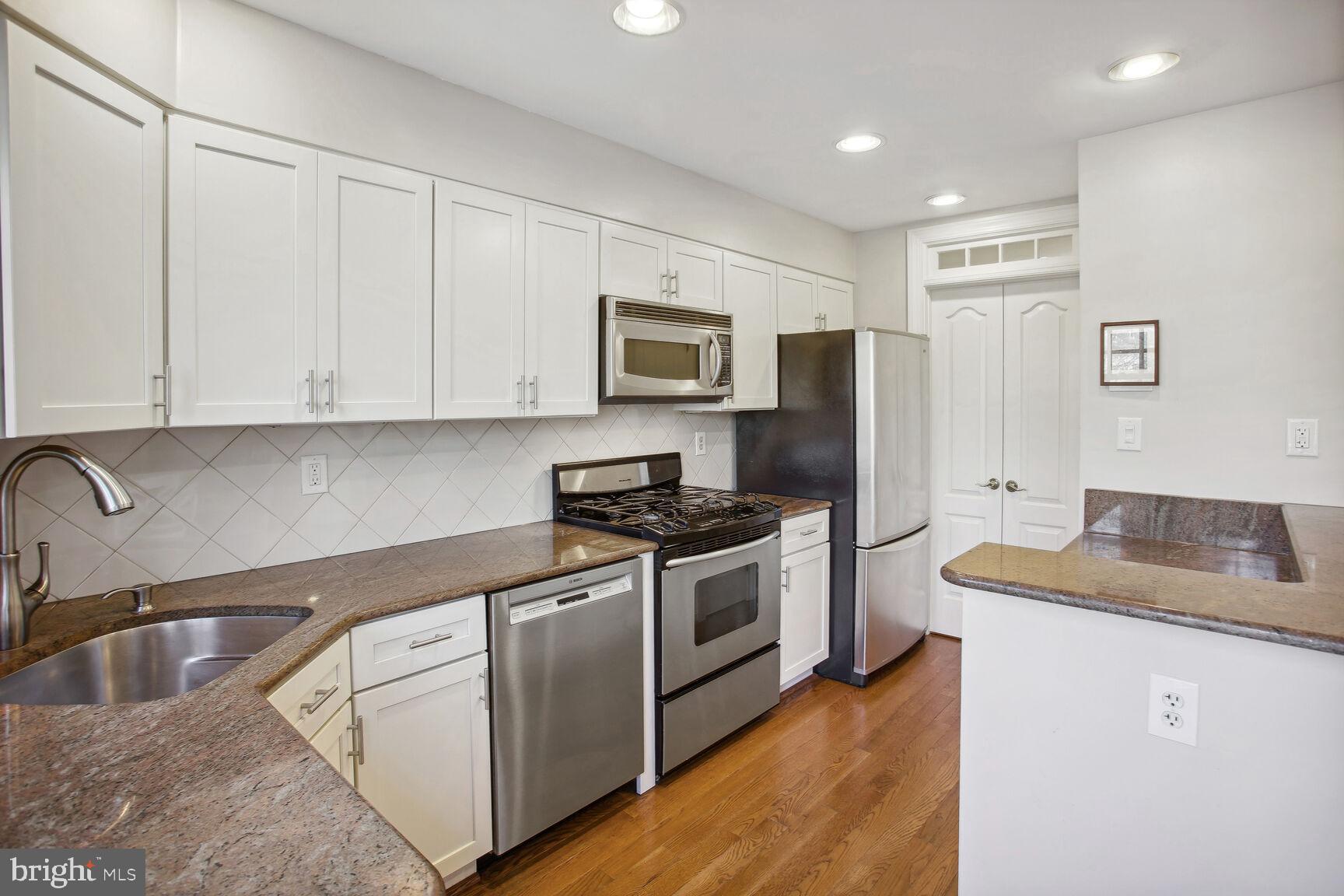 QUAKER HILL - Residential