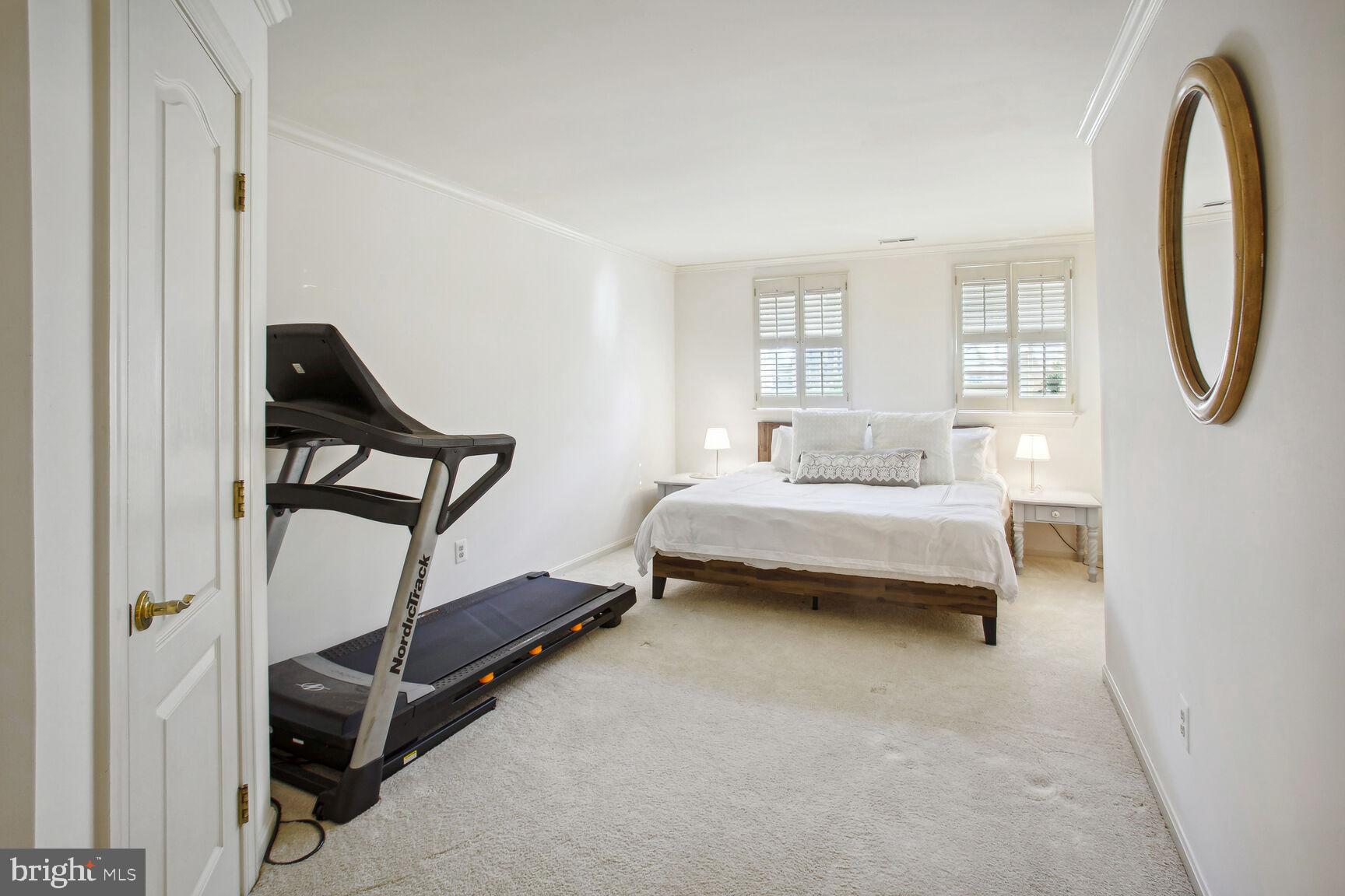 QUAKER HILL - Residential