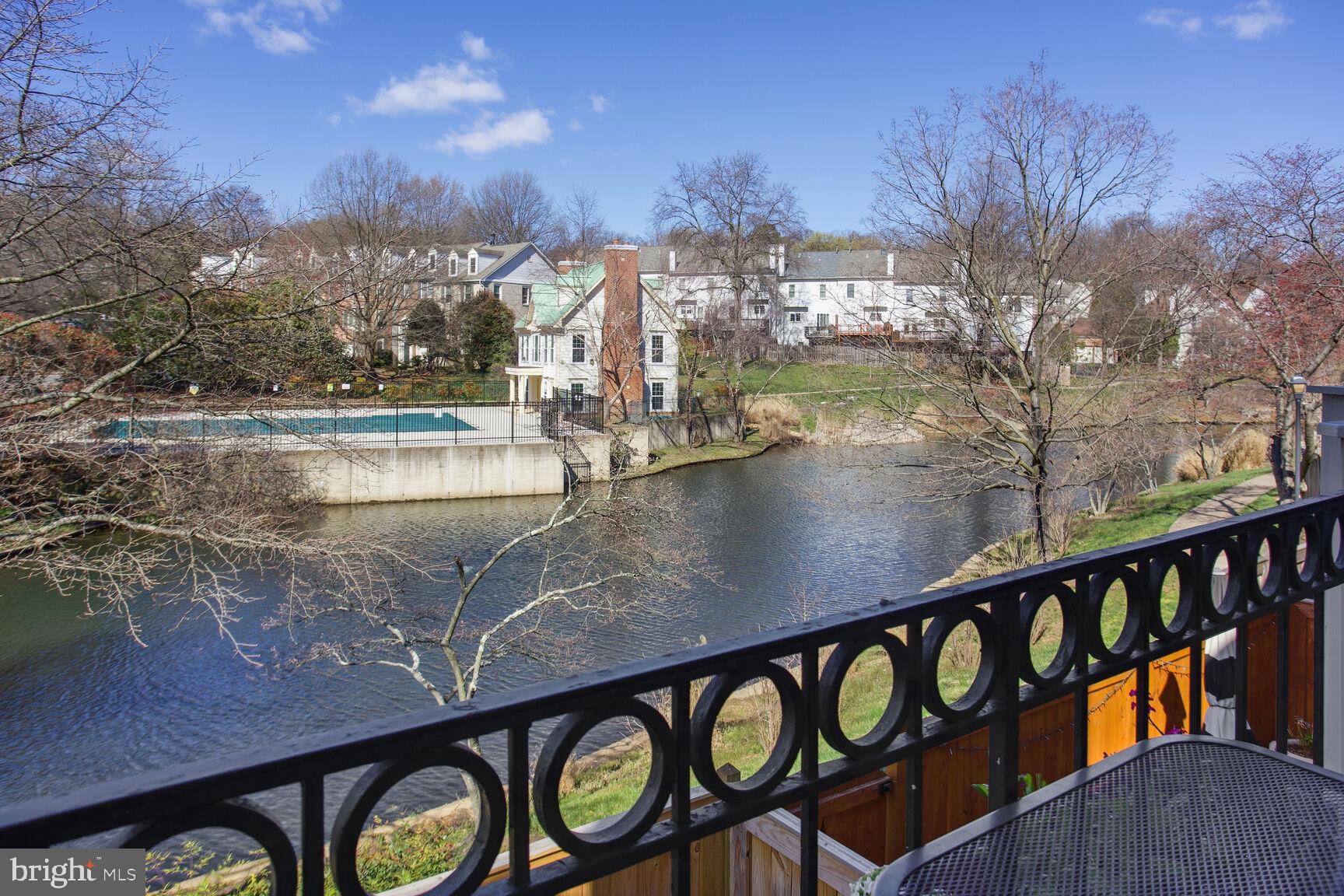 QUAKER HILL - Residential