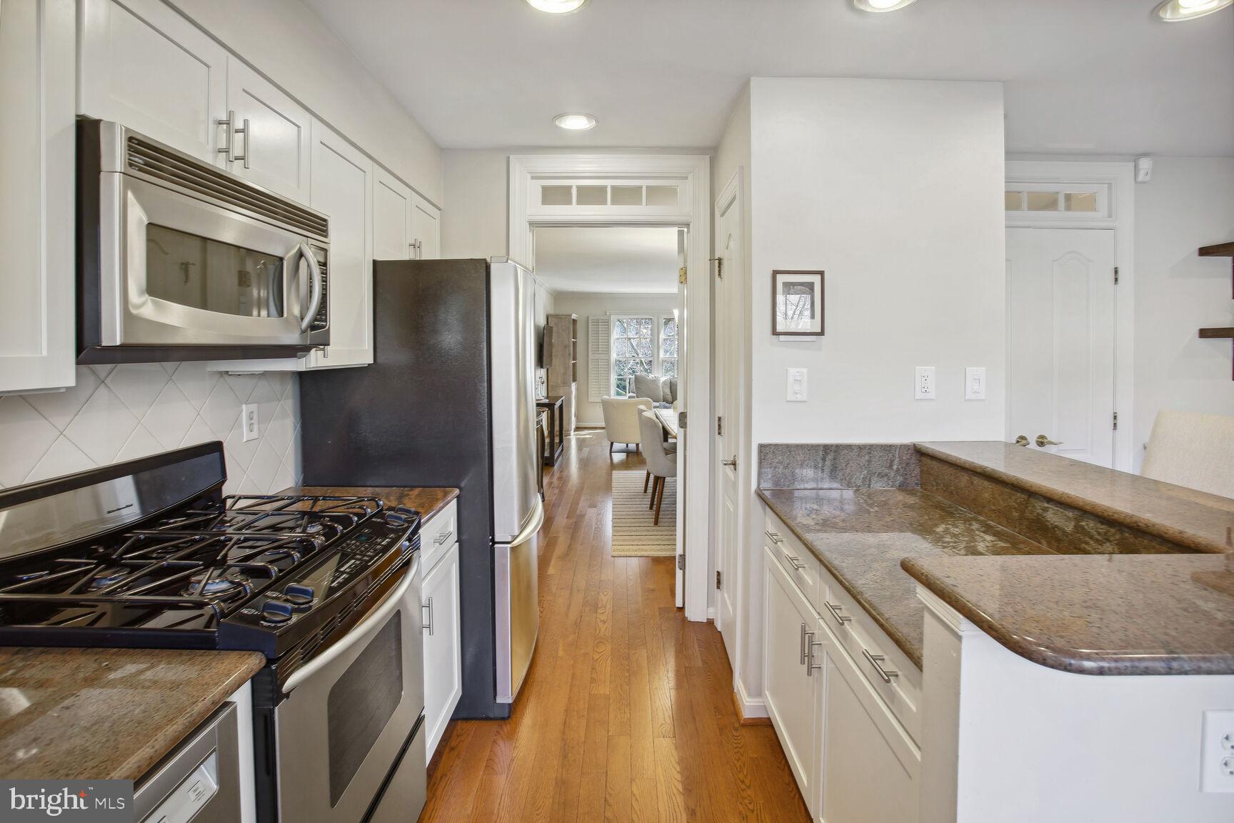 QUAKER HILL - Residential