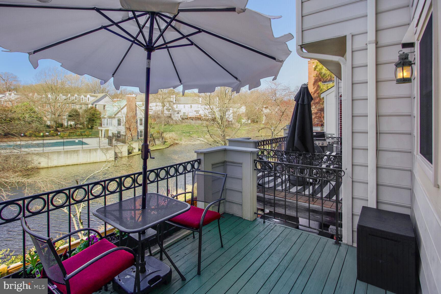 QUAKER HILL - Residential