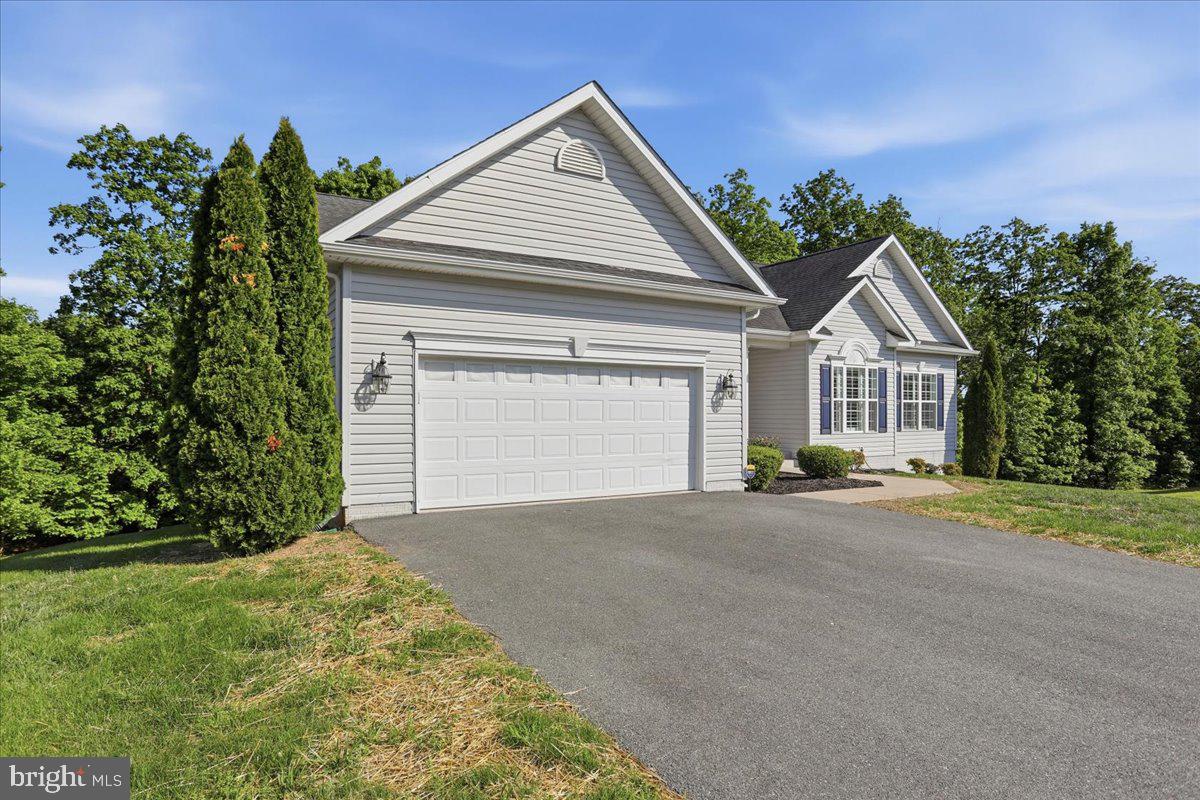 35 KANAWHA COURT