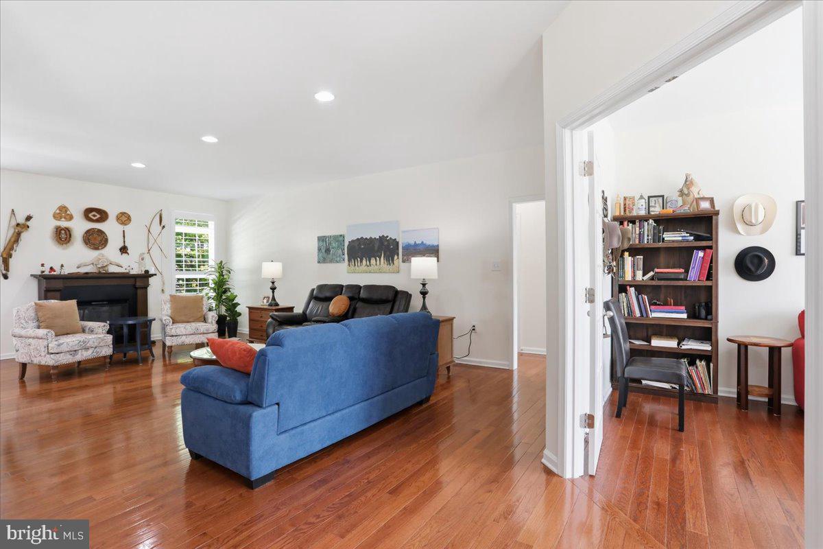 BROOKFIELD - Residential