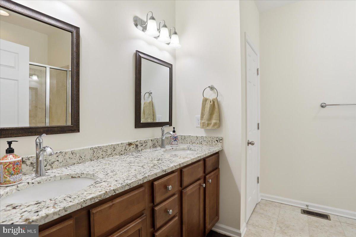 BROOKFIELD - Residential