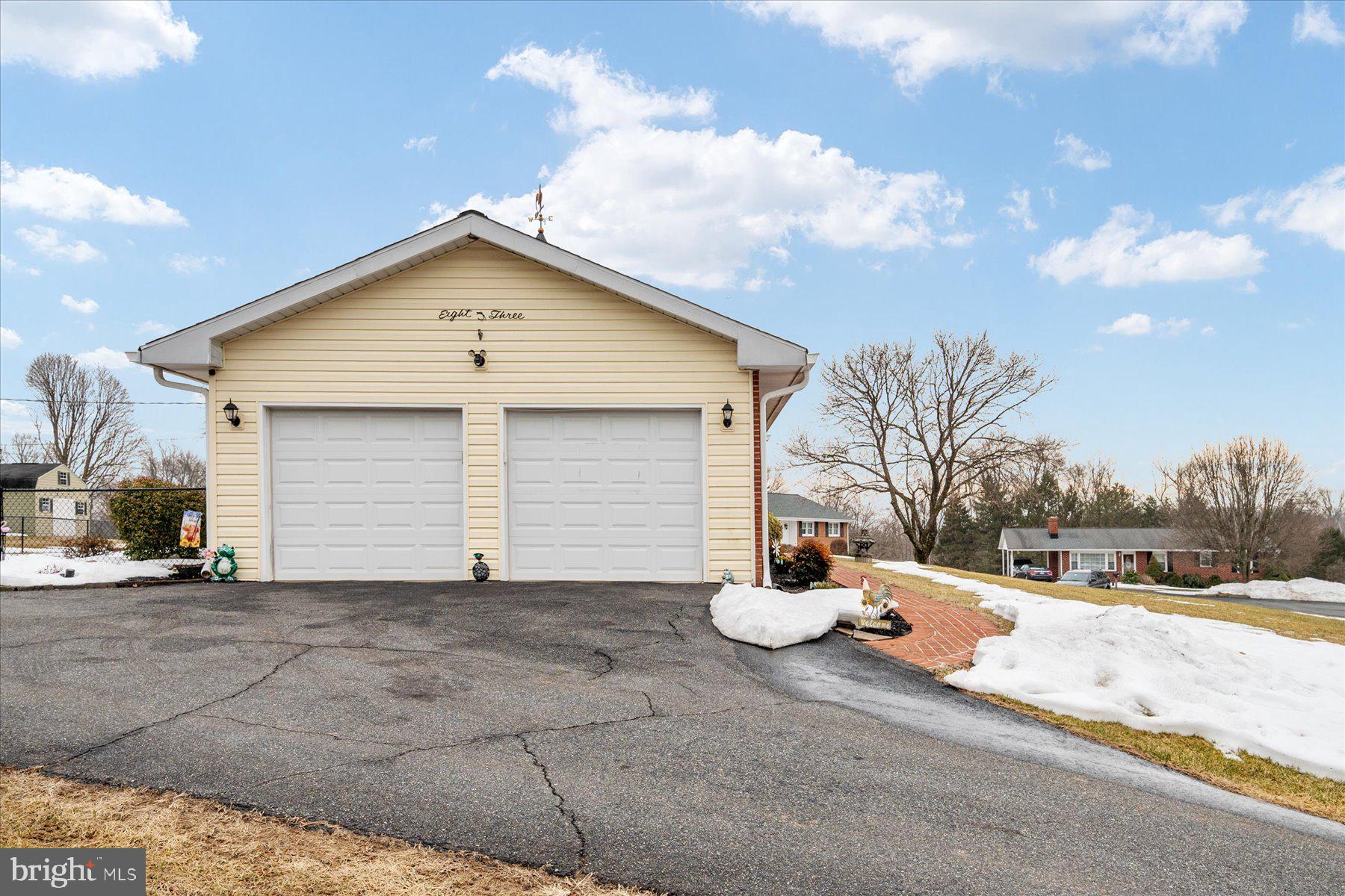 PLEASANT HILLS - Residential