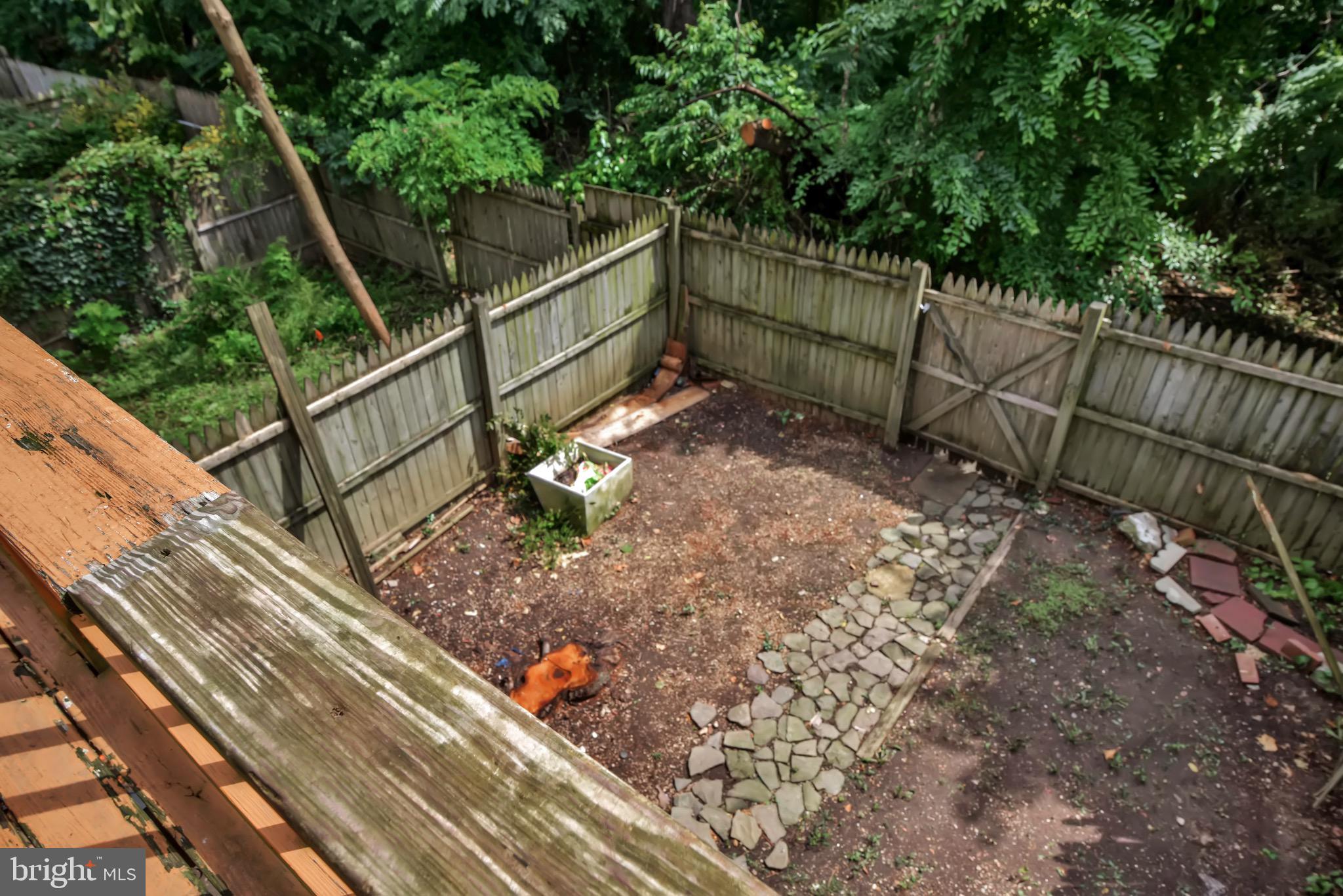 VILLAGE SQUARE - Residential