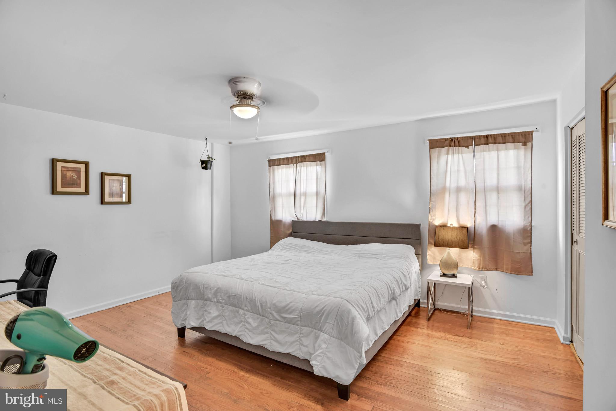 VILLAGE SQUARE - Residential