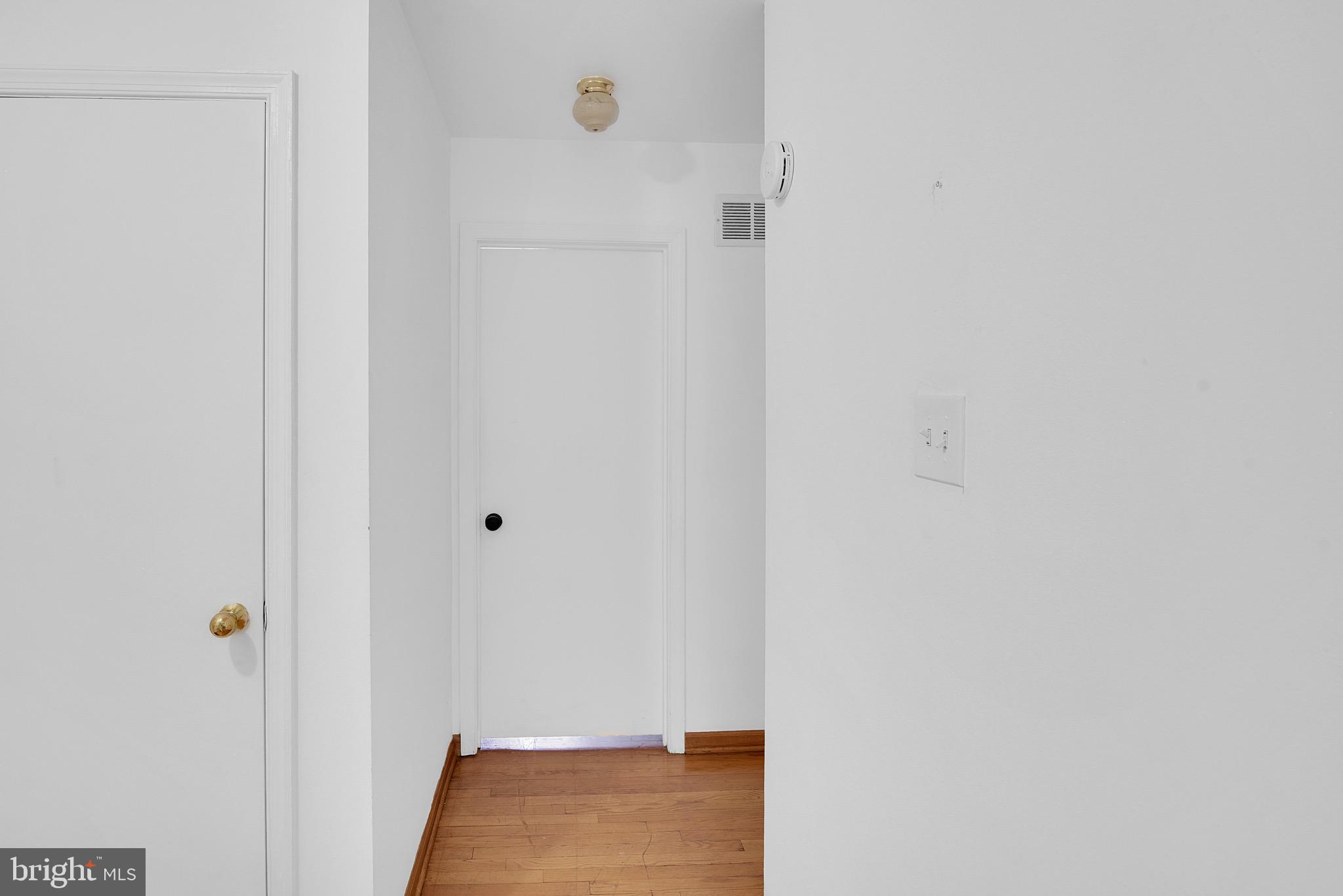 VILLAGE SQUARE - Residential