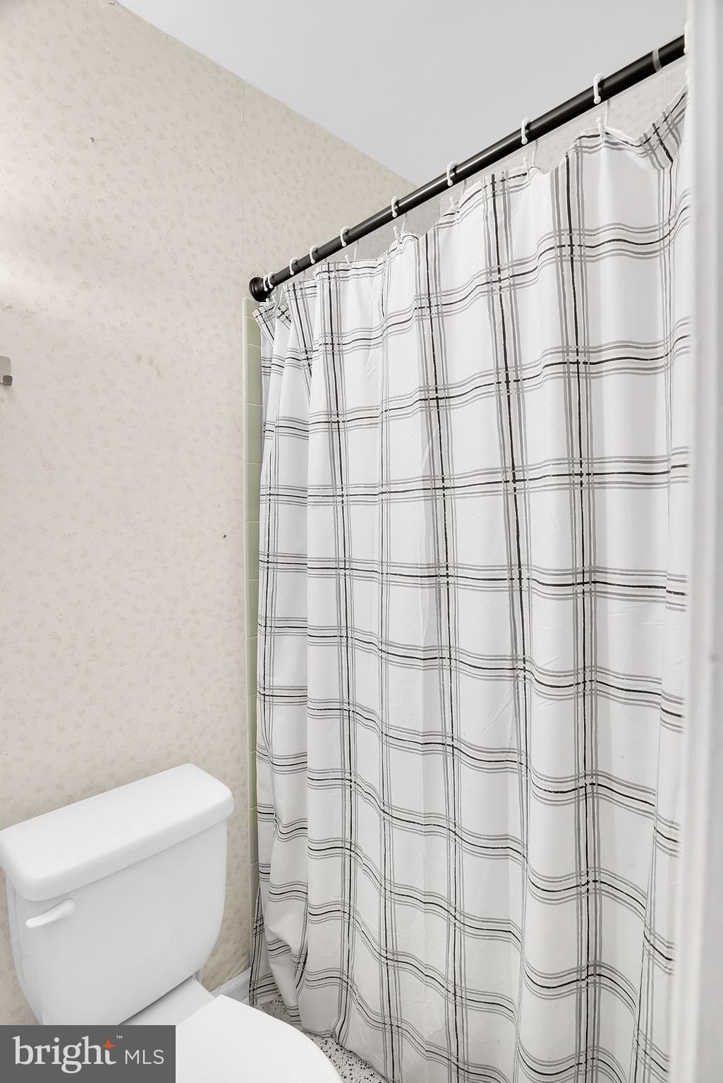 VILLAGE SQUARE - Residential