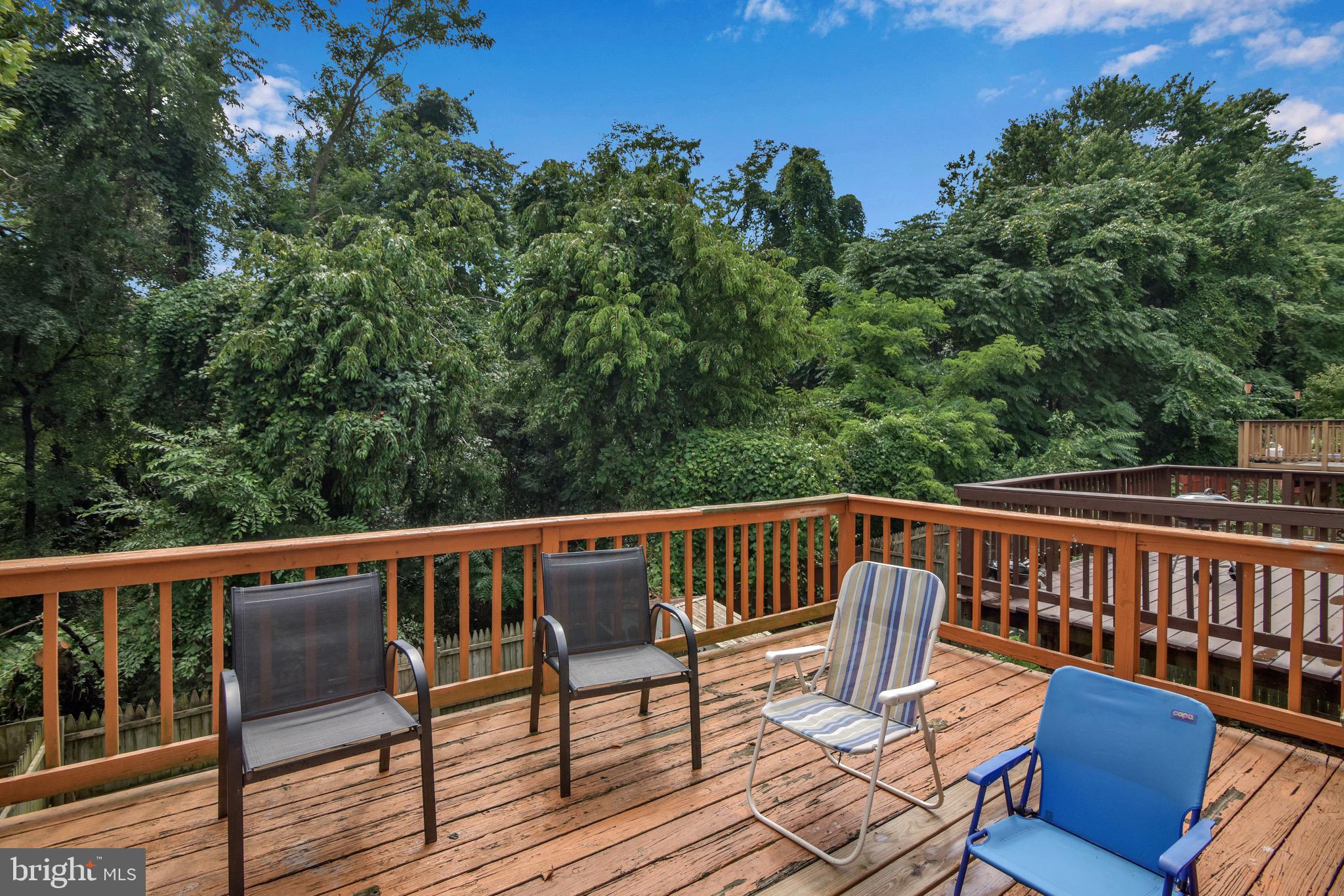 VILLAGE SQUARE - Residential