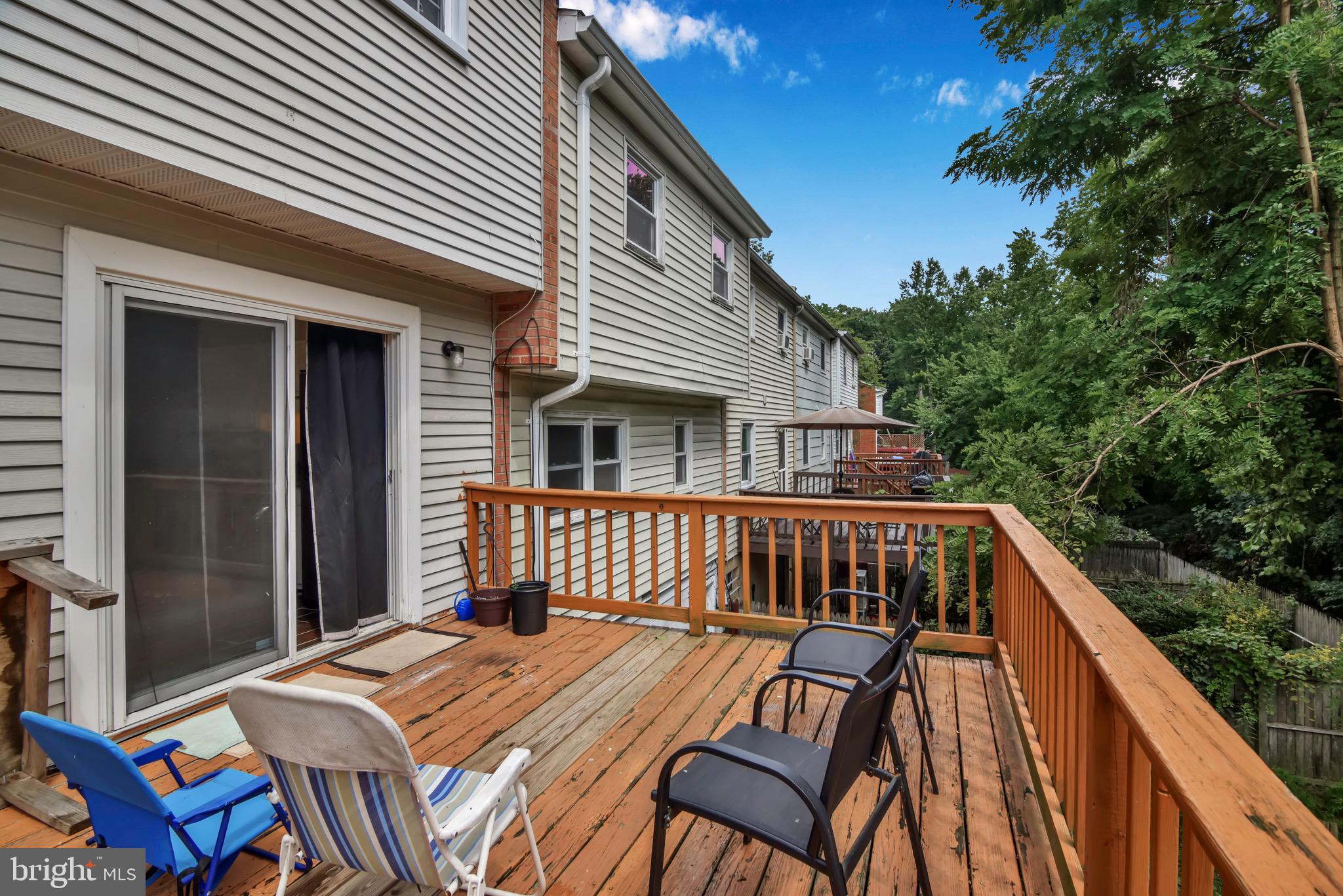 VILLAGE SQUARE - Residential