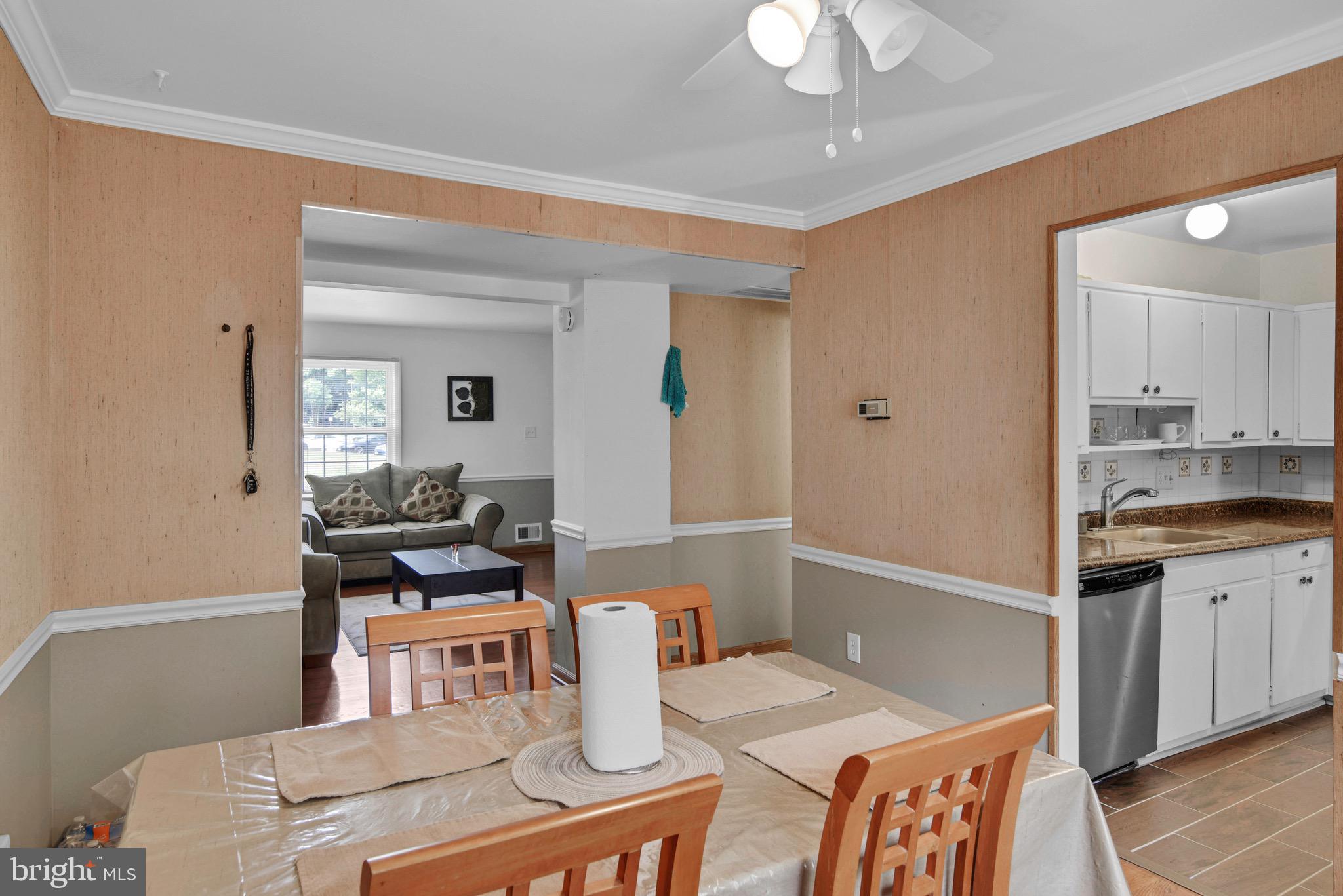 VILLAGE SQUARE - Residential