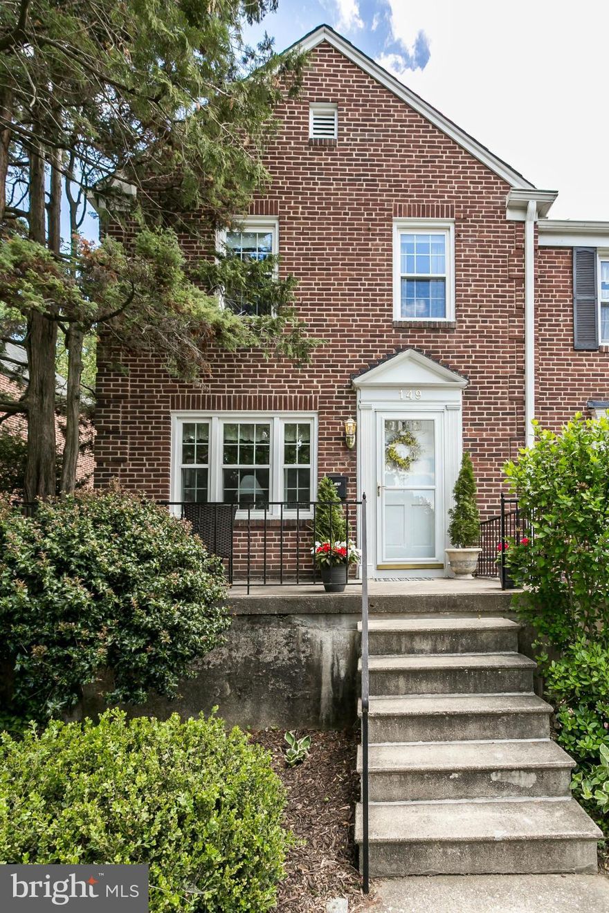 Fabulous End-of-group home ready for summer parties in the beautiful fenced garden!  DESIGNER KITCHEN, NEWER ROOF & GUTTERS, and  REPLACED WINDOWS & WATER LINE. Brand NEW CARPET in lower level family room, plus great storage and full bathroom next to laundry area. UPDATED BATHROOMS, SPACIOUS, & LIGHT FILLED.